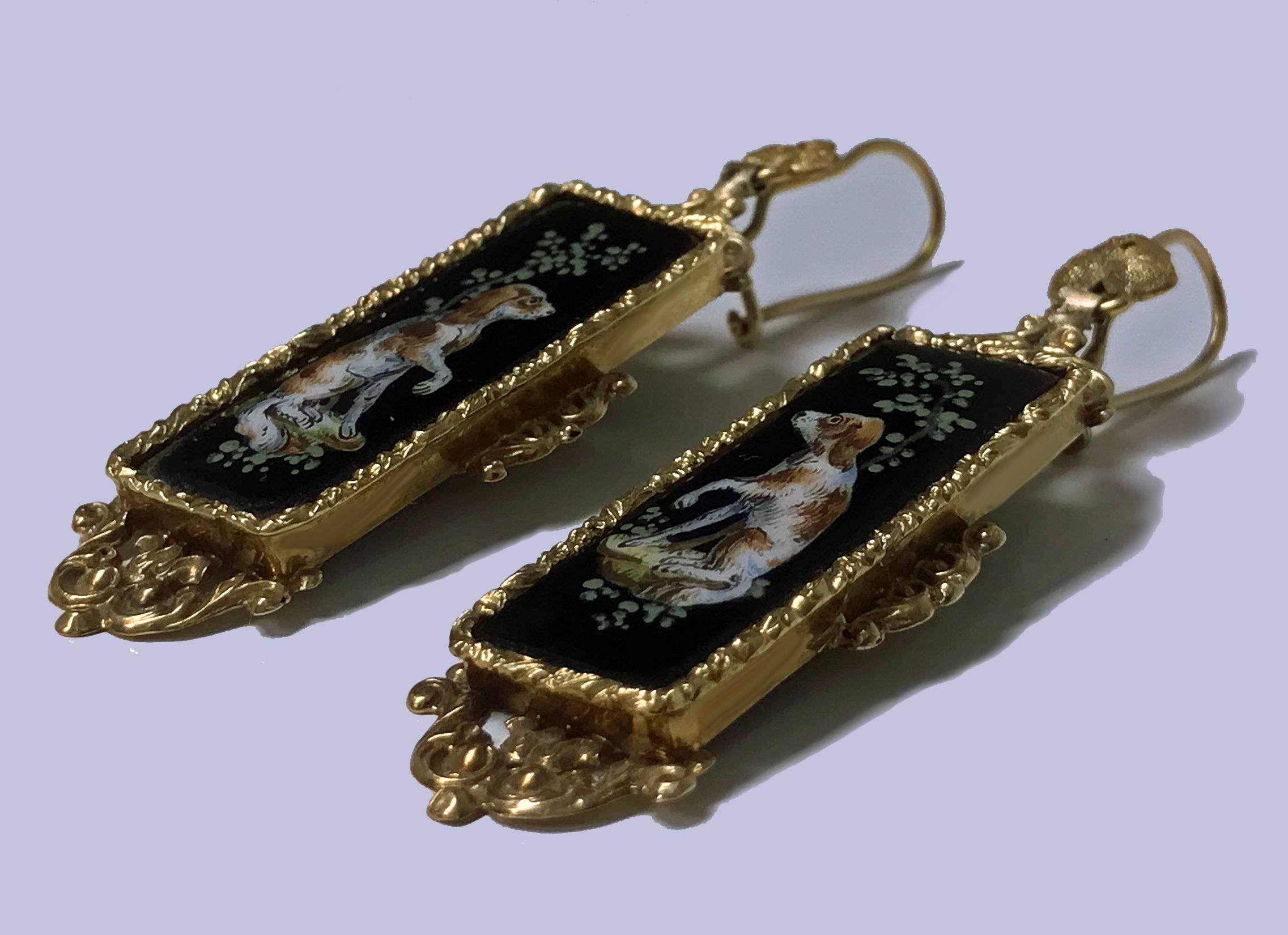  Antique Victorian   Spaniel Enamel Gold Earrings In Good Condition In Toronto, ON