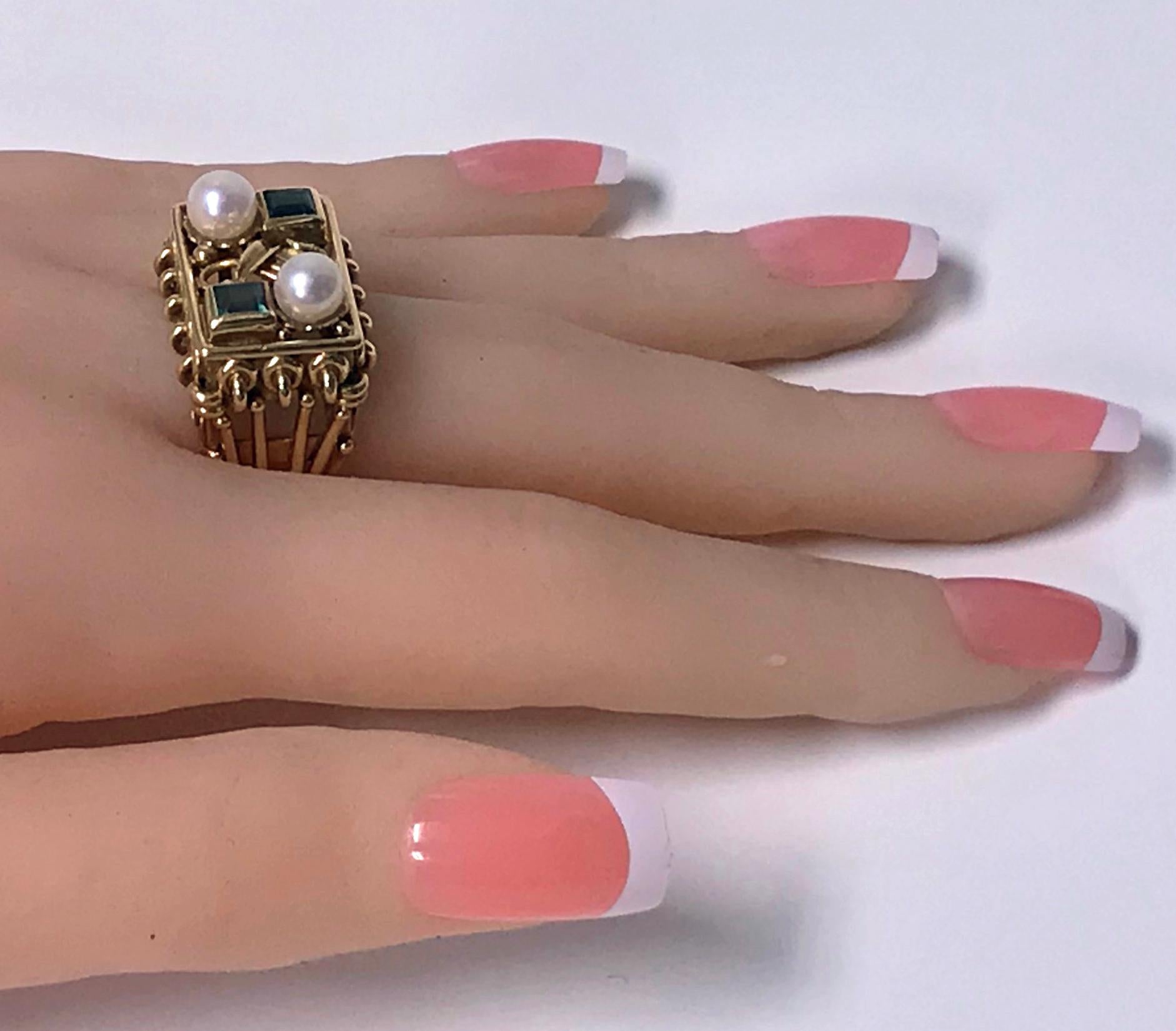 Emerald Cut 1970s 18 Karat Pearl and Emerald Ring For Sale