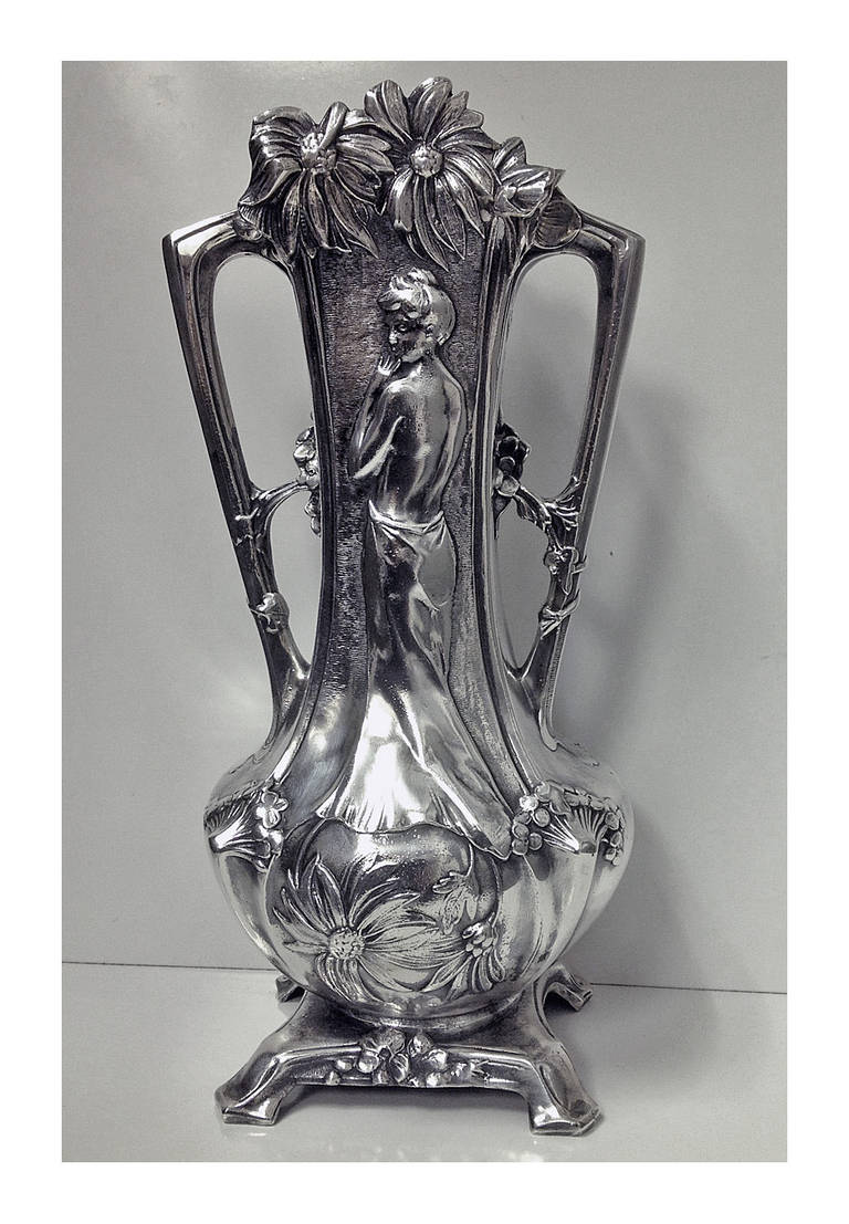 Moreau Art Nouveau Vase France In Good Condition In Toronto, ON