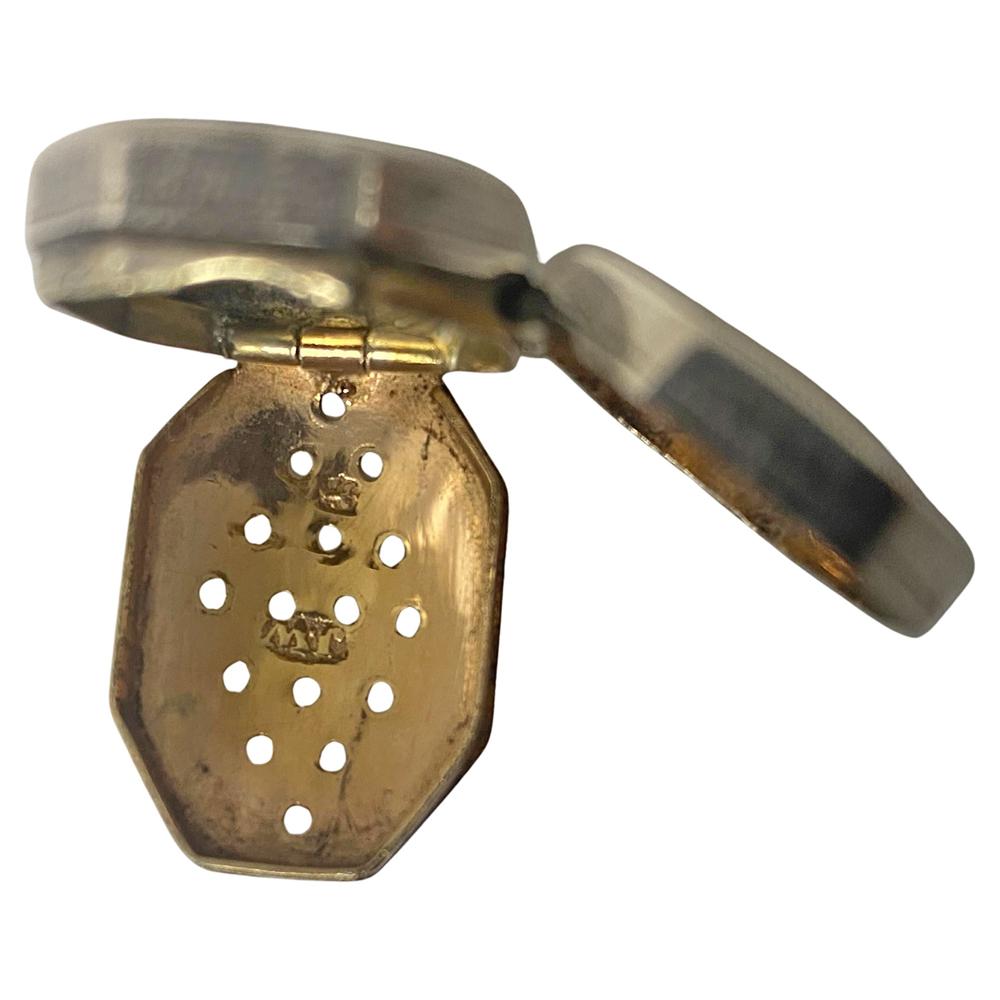 Georgian Silver Vinaigrette very small in size Joseph Willmore Birmingham 1814 For Sale 3