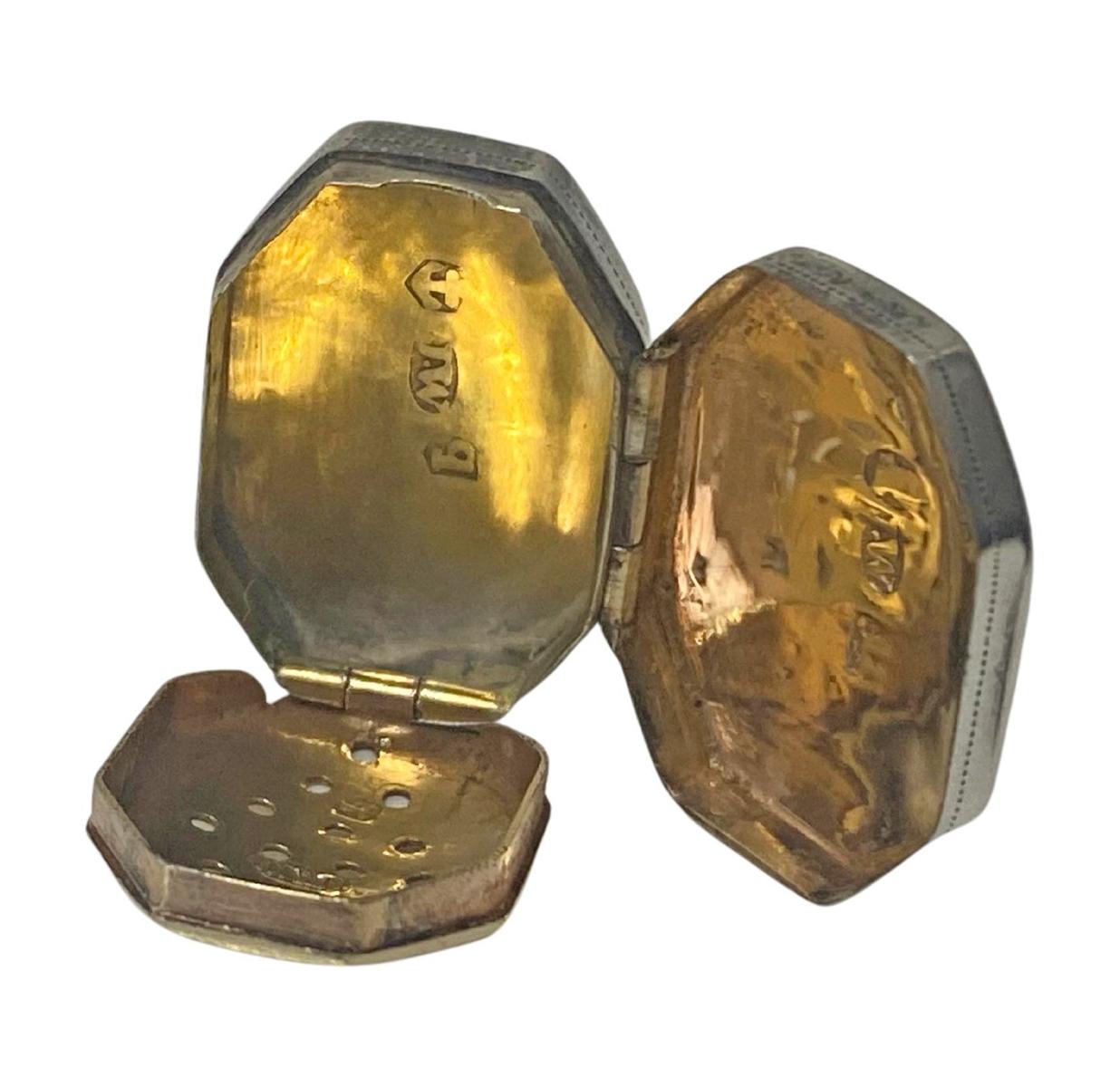 Georgian Silver Vinaigrette very small in size Joseph Willmore Birmingham 1814 In Good Condition For Sale In Toronto, ON