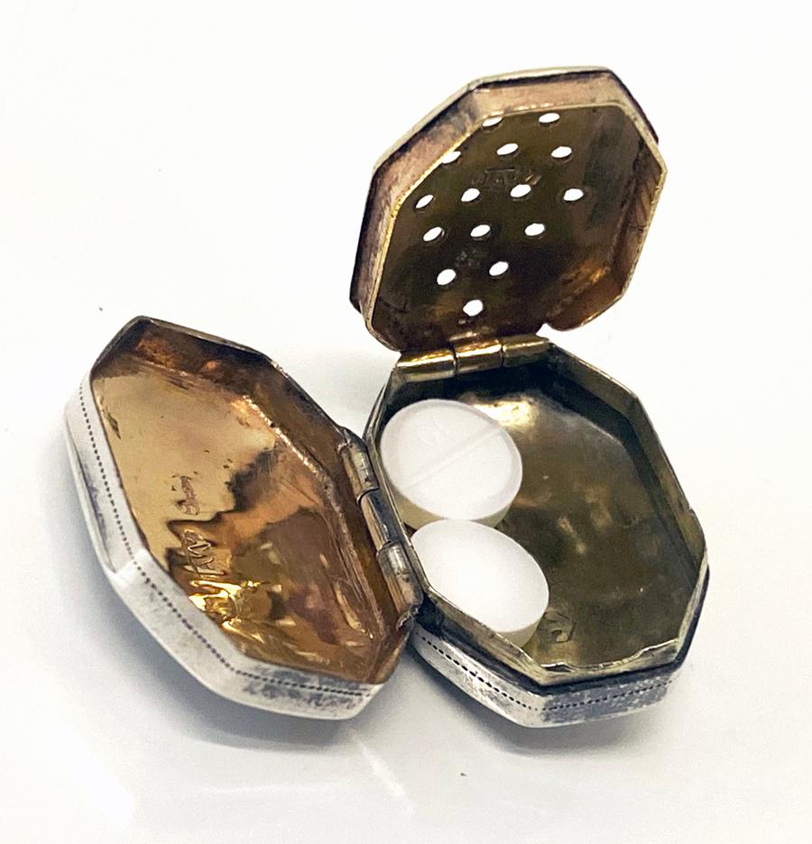 Georgian Silver Vinaigrette very small in size Joseph Willmore Birmingham 1814 For Sale 6