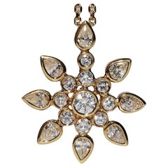 Vintage Circa 1980er Jahre 18k Gold Natürlicher Diamant Dekorierter starker Anhänger Halskette
