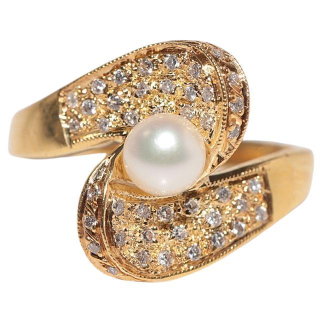 Vintage Circa 1980 Bague en or 18k décorée de diamants naturels et de perles