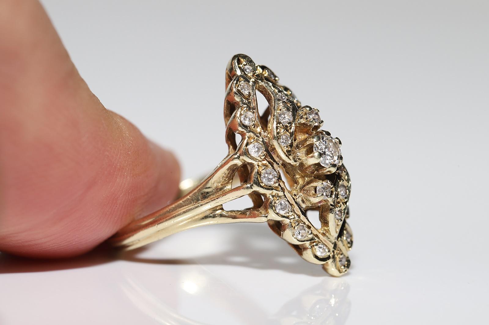 Vintage Circa 1970er Jahre 14k Gold Natürlicher Diamant Dekorierter Navette Ring im Angebot 1
