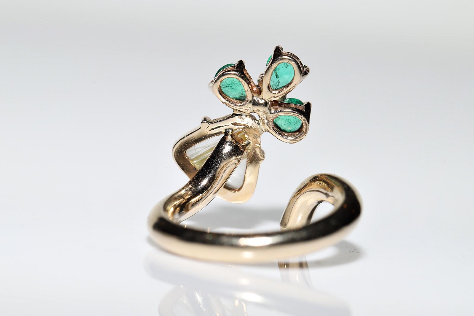 Vintage CIRCA 1990er Jahre 18k Gold natürlichen Smaragd und Rutille Quarz verziert Ring im Angebot 3