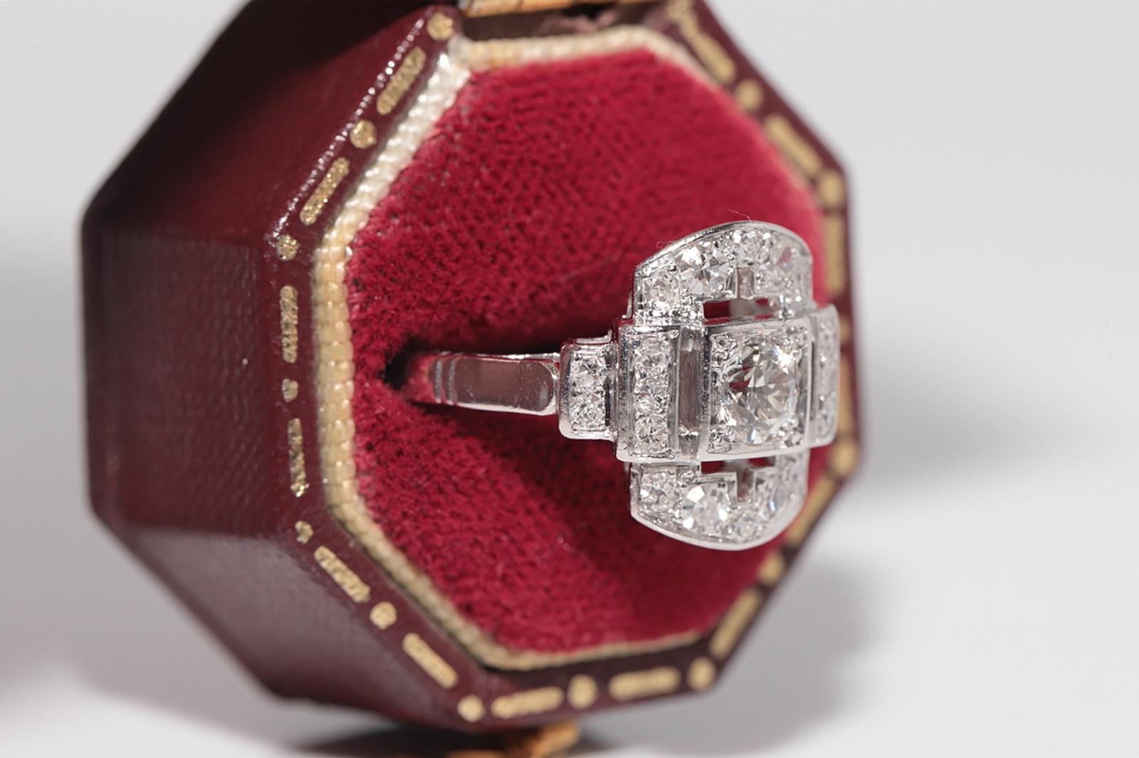 Anello antico CIRCA 1930 Art Decor in platino e diamanti naturali in vendita 1