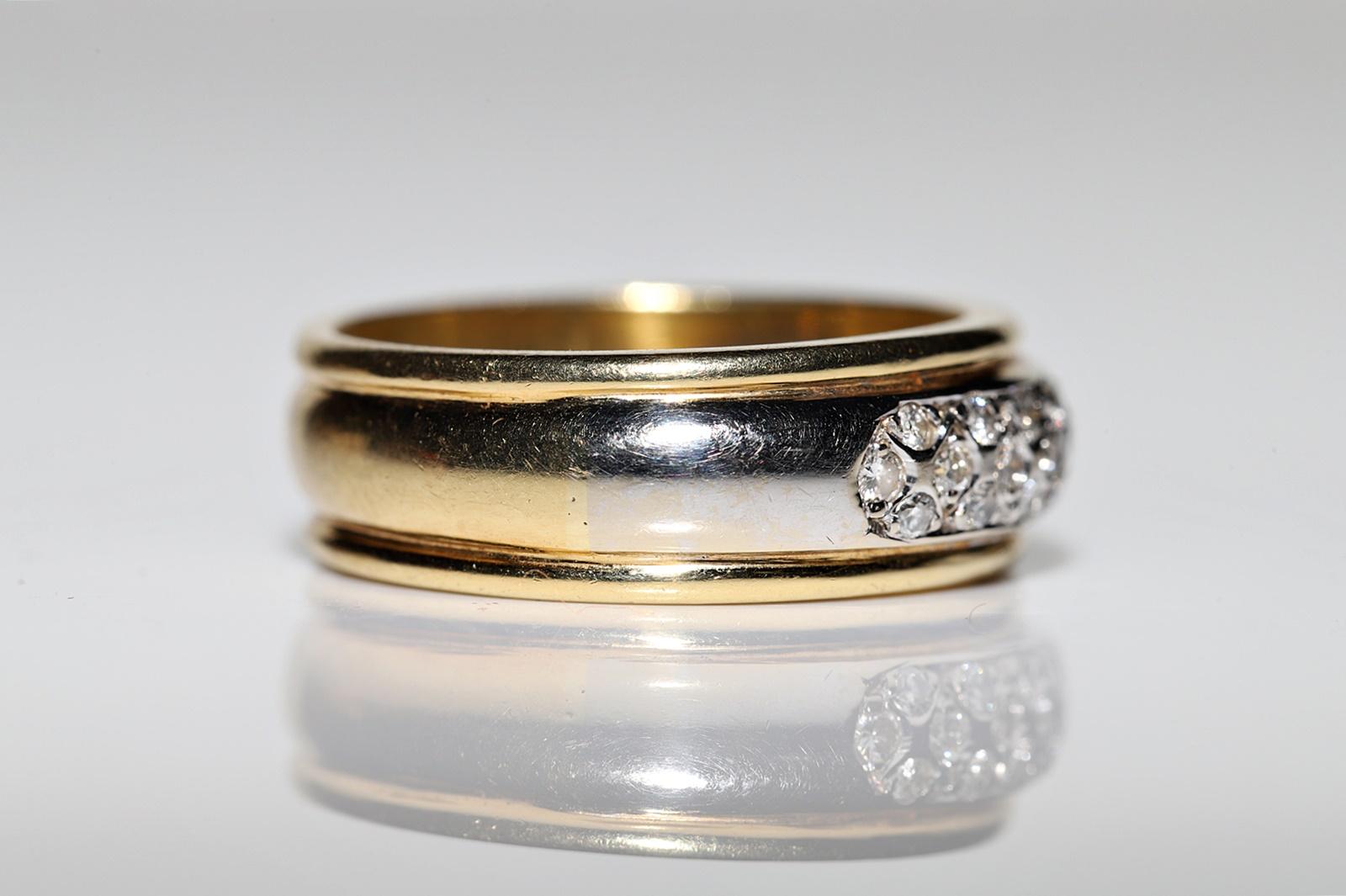 Anello d'epoca CIRCA 1980 in oro 18 carati con diamanti naturali decorati in vendita 1