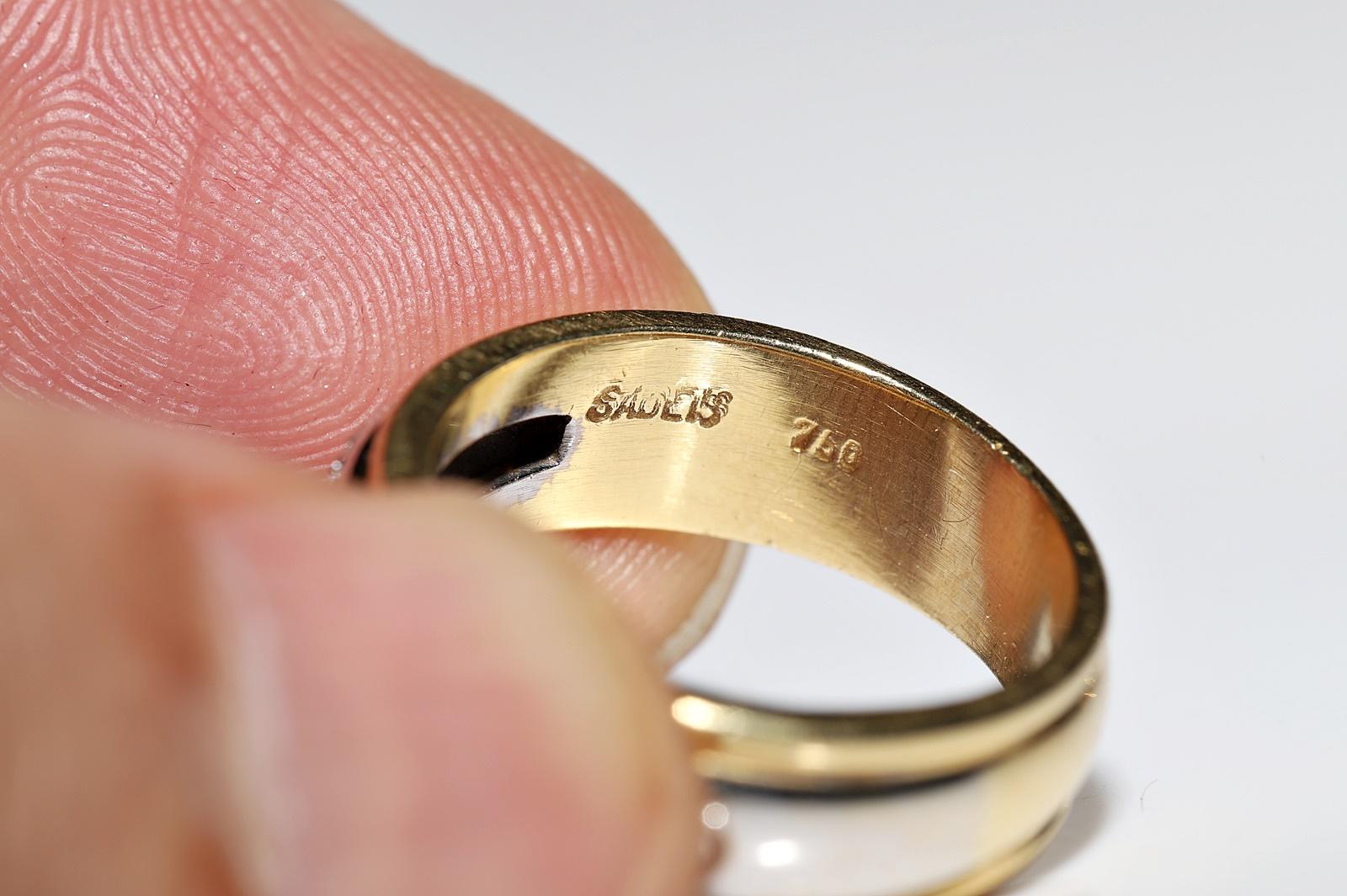 Anello d'epoca CIRCA 1980 in oro 18 carati con diamanti naturali decorati in vendita 4