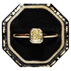 18 Karat Gold Natürlicher Strahlenschliff Diamant Dekorierter Solitär Ring