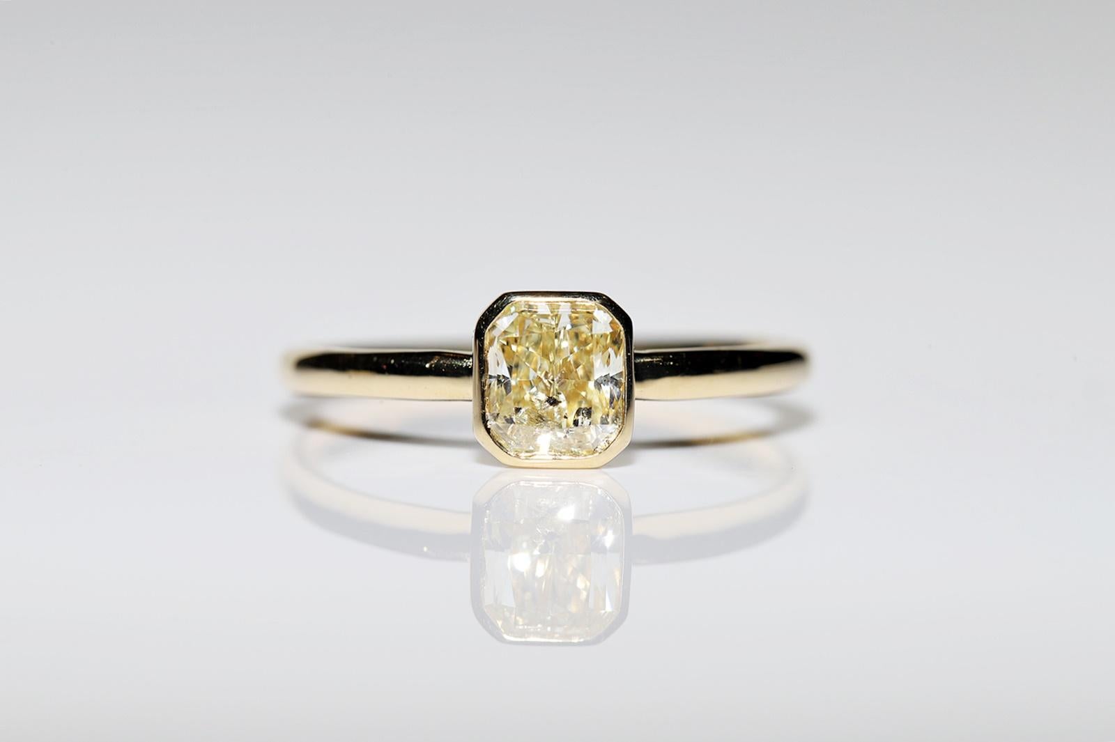 18 Karat Gold Natürlicher Strahlenschliff Diamant Dekorierter Solitär Ring (Radiantschliff) im Angebot