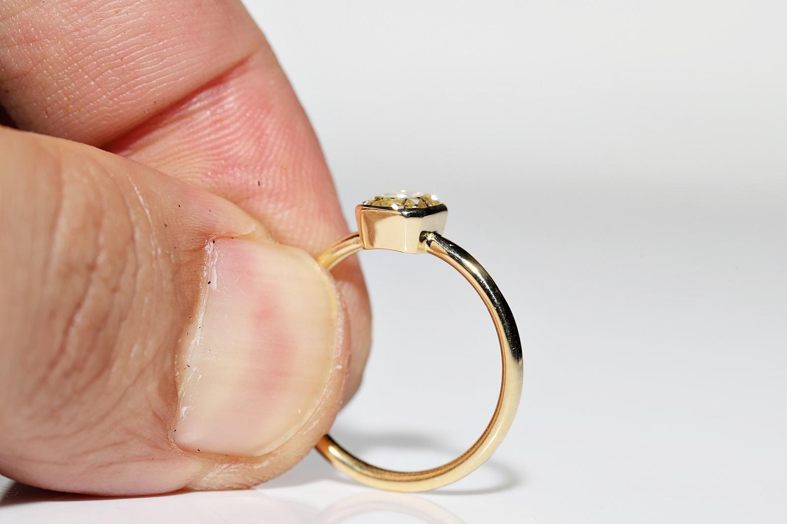 18 Karat Gold Natürlicher Strahlenschliff Diamant Dekorierter Solitär Ring im Angebot 4