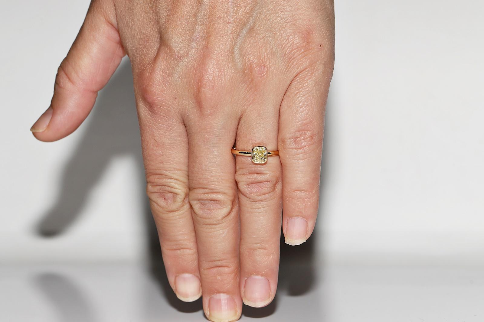 18 Karat Gold Natürlicher Strahlenschliff Diamant Dekorierter Solitär Ring im Angebot 7