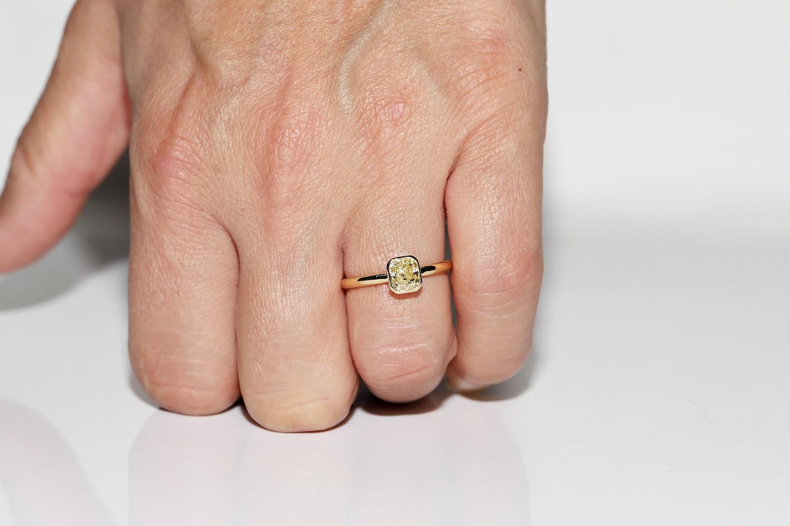 18 Karat Gold Natürlicher Strahlenschliff Diamant Dekorierter Solitär Ring im Angebot 8