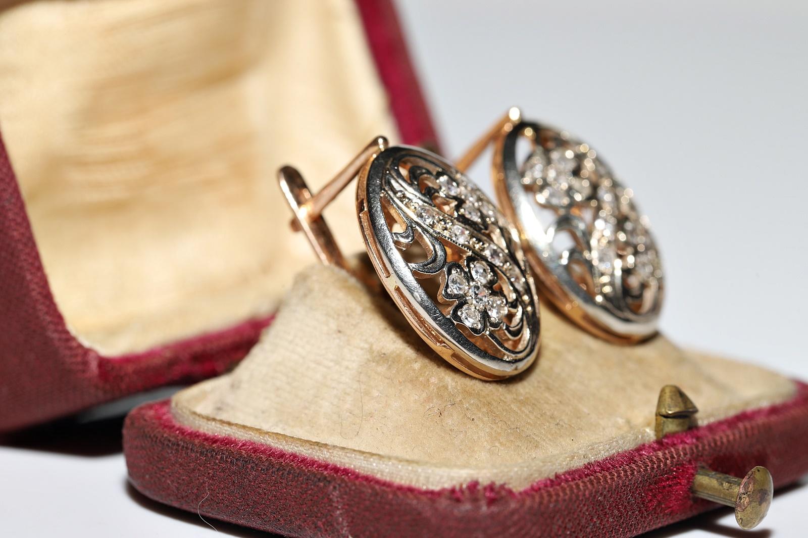 Rétro Orecchino d'epoca in oro 14k, circa 1960, con diamanti naturali decorati in vendita