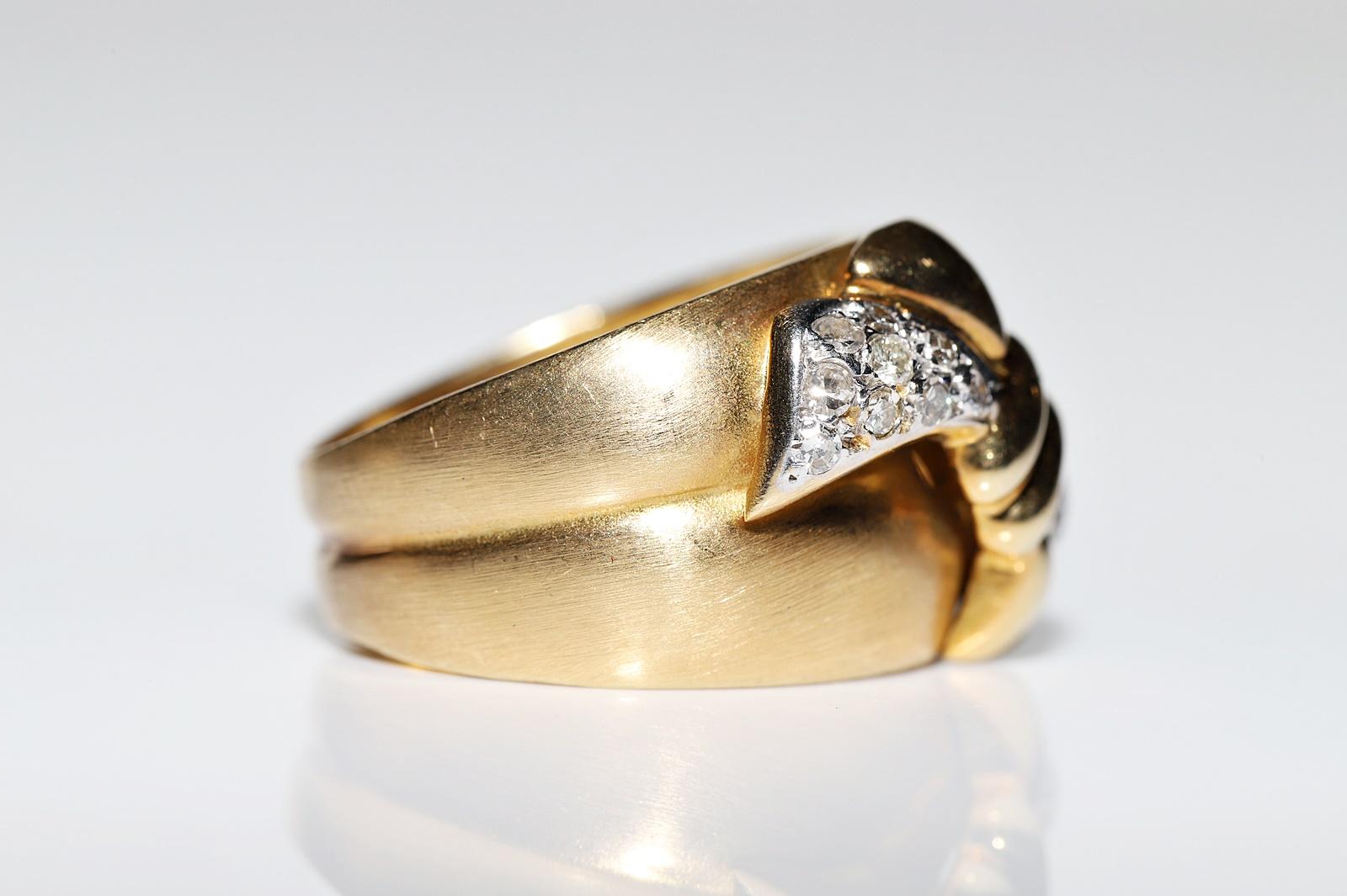 Anello forte in oro 18k con diamanti naturali decorati, CIRCA ANNI 70 in vendita 1