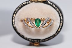 Vintage Circa 1990s 18k Gold Estate Natural Diamond And Pear Cut Emerald Ring