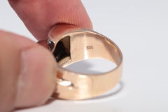 Antiker Ring aus 14-karätigem Gold mit Silberoberteil, mit einem natürlichen Diamanten im Rosenschliff und Saphiren aus einem Nachlass