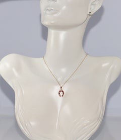 Collier neuf en or 18 carats, orné de diamants naturels et de rubis, en forme de fer à cheval