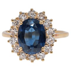 Vintage Circa 1980s 18k Gold Natural Diamond And Oval Cut Sapphire Ring