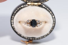 Vintage Circa 1980s 18k Gold Natural Diamond And Sapphire Decorated Ring