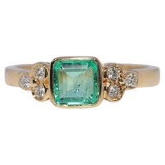 Vintage Circa 1980s 18k Gold Natural Square Cut Emerald And Diamond Ring
