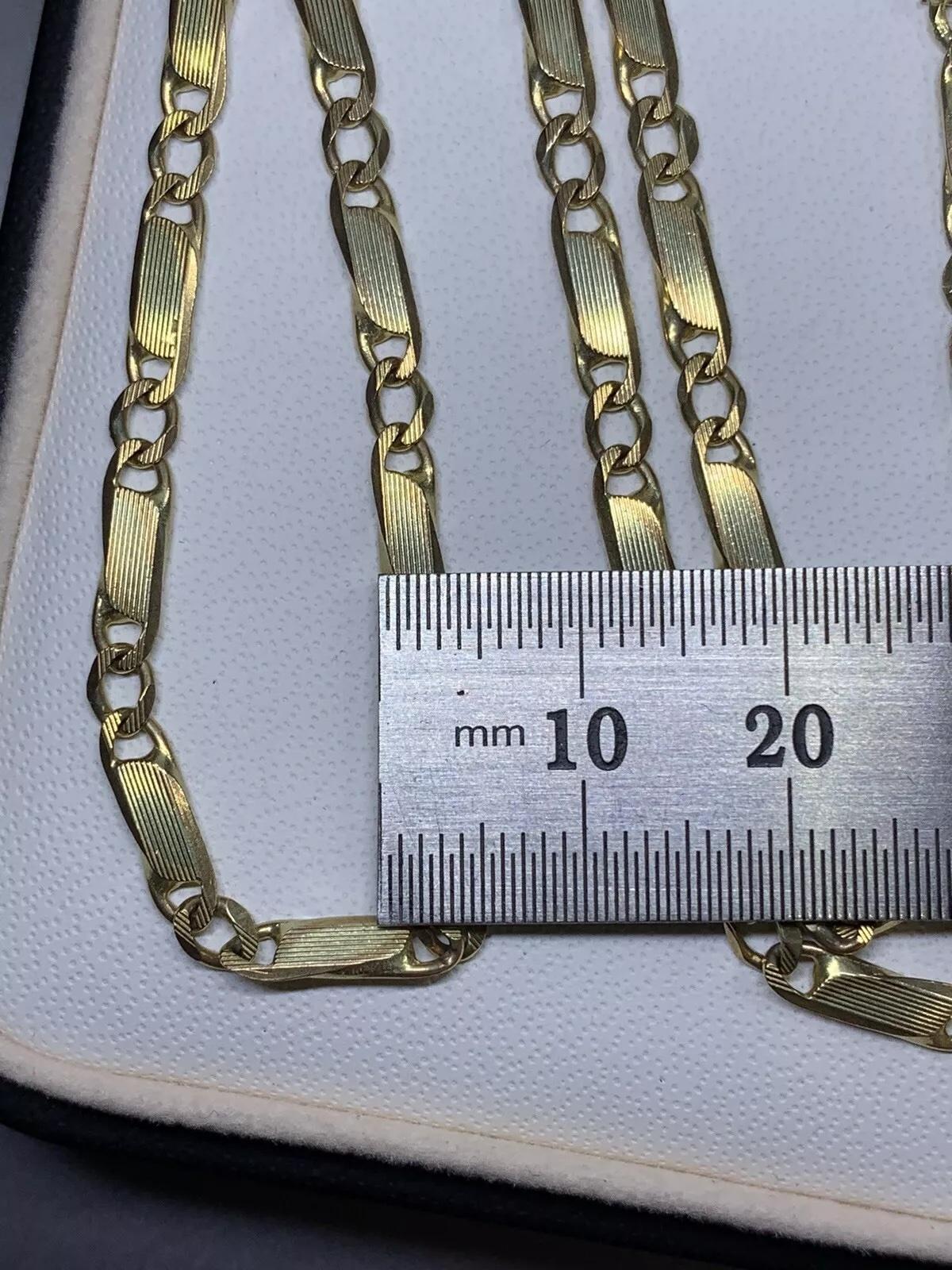 Collier à maillons cubains en or jaune à grosses côtes Neuf - En vente à London, GB