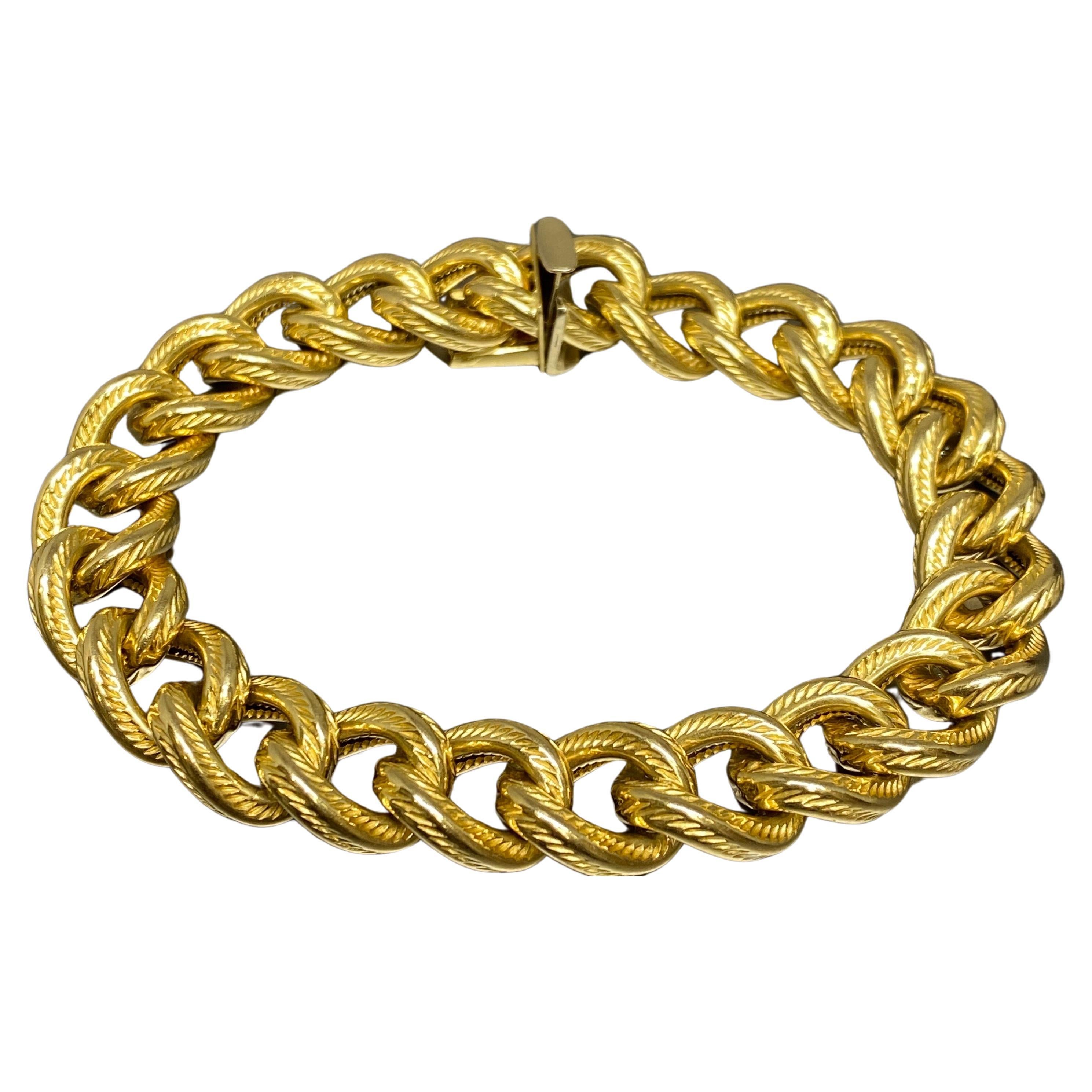 Vintage Italian Unisex 18k Yellow Gold Textured Curb Link Bracelet For Sale
