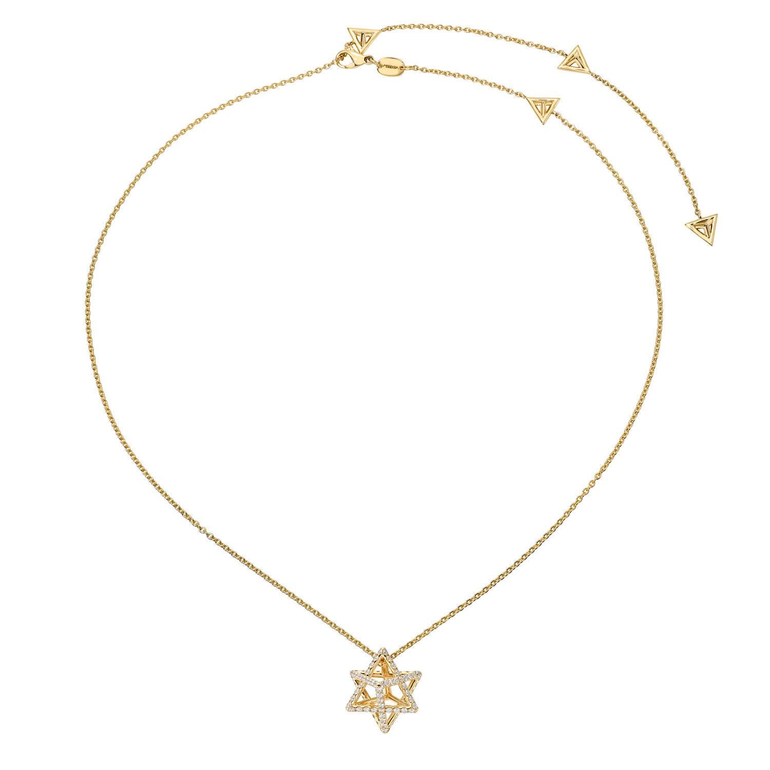 Il ciondolo della collana Stella di David in oro giallo 18K con diamante 3D è una fusione mozzafiato di significato spirituale e lusso artigianale. Questa collana, che fa parte dell'esclusiva Collection'S di Merkaba, è realizzata meticolosamente in