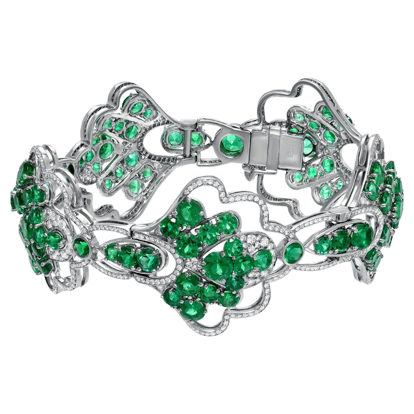 Contemporary Colombian Emerald Bracelet 21.18 Carats For Sale