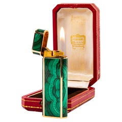 Vintage-Feuerzeug „Cartier Les Must“ aus massivem 18-karätigem Gold in Malachit-Optik, in Originalverpackung, 1970er Jahre