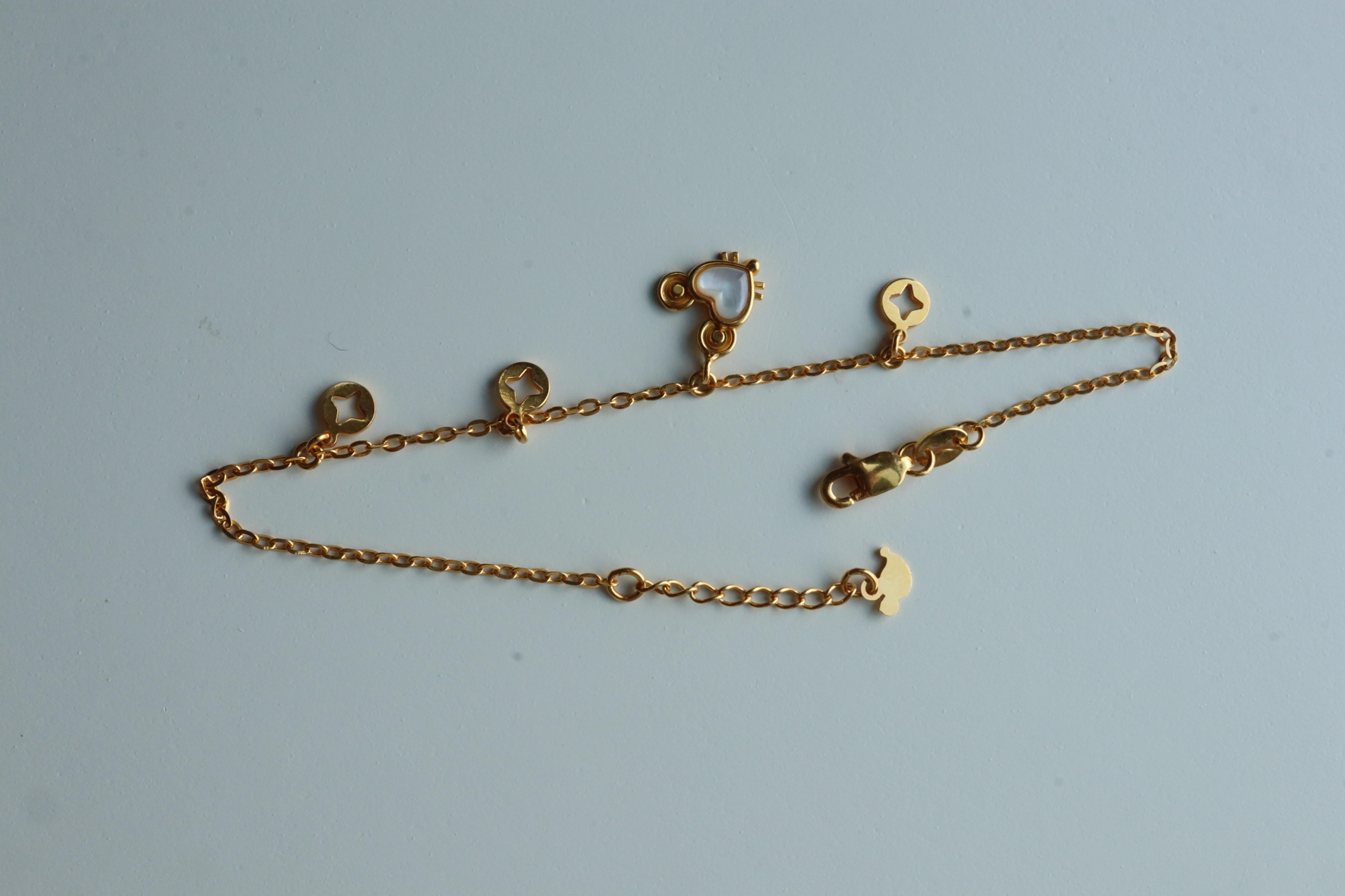 Bracelet en or 22k 916-Bracelet à breloques 4,6g en vente 1