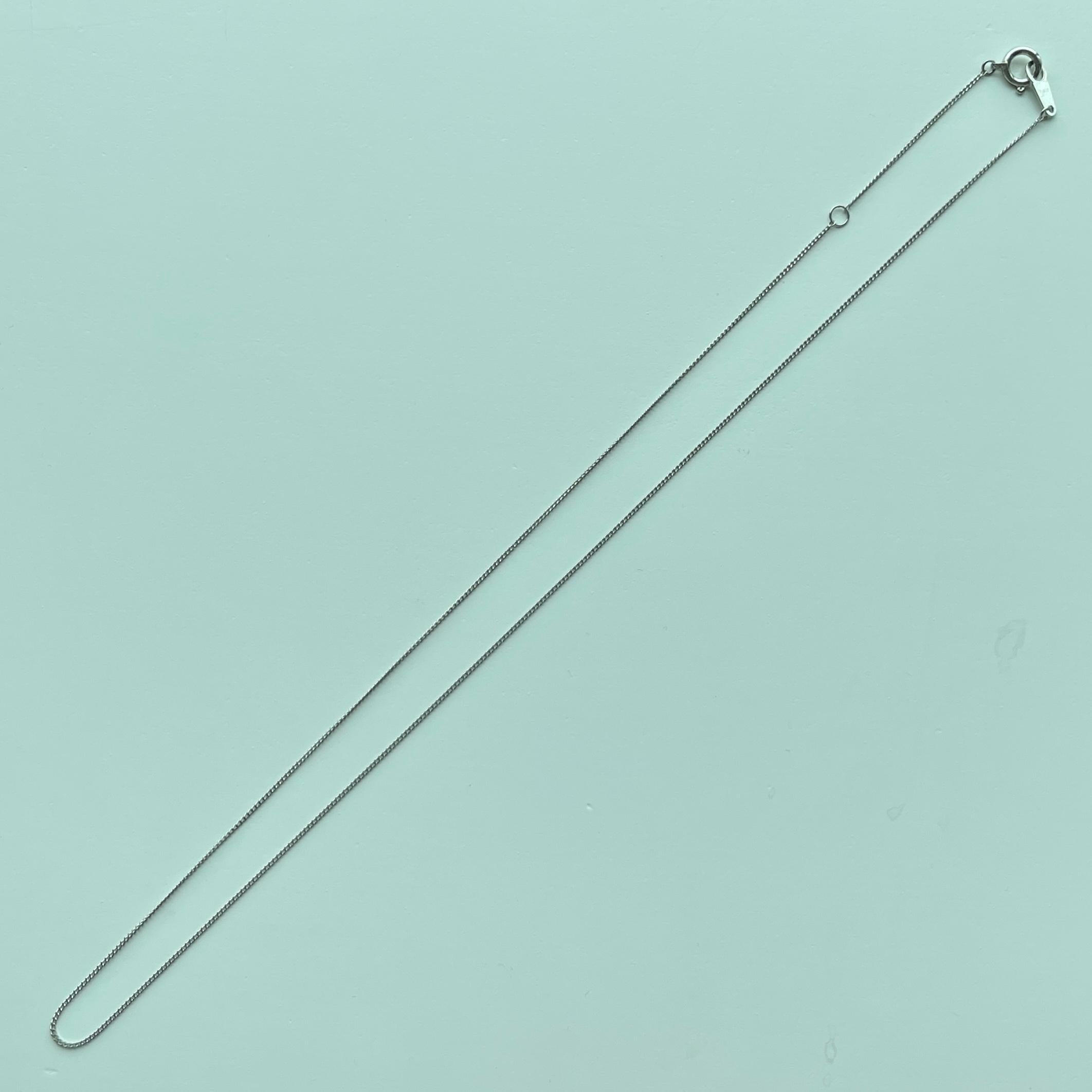 Ten en cuenta que el precio indicado para este artículo es fijo y no negociable. Agradecemos tu comprensión y respeto por nuestra decisión de precios.

Diseño: Cadena minimalista 

Platino 850: Contiene un 85% de platino puro para un equilibrio
