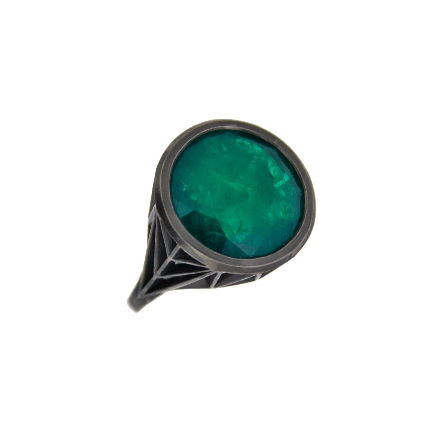 emerald rock ring