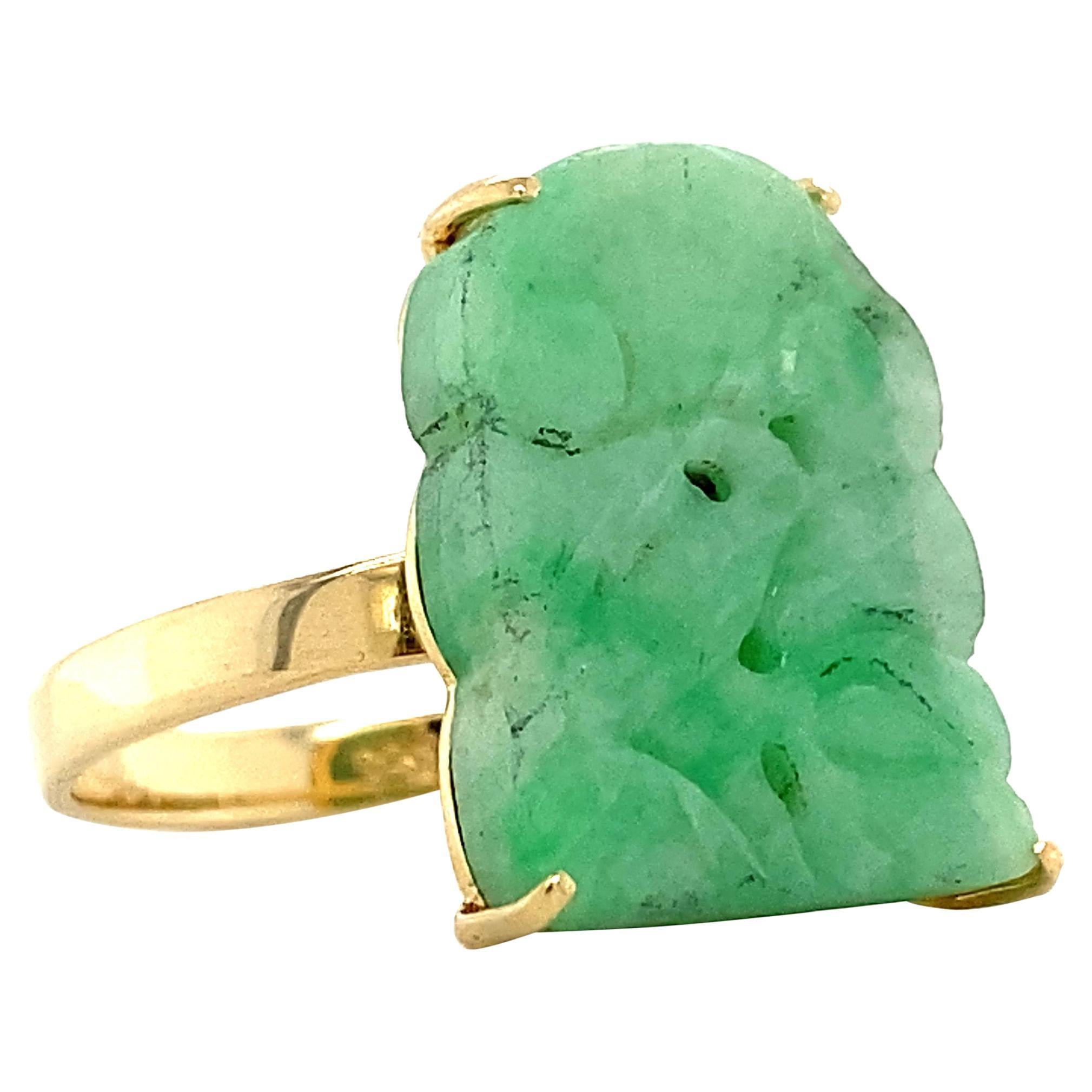 Anello di giada floreale intagliato d'epoca a 14 carati in vendita