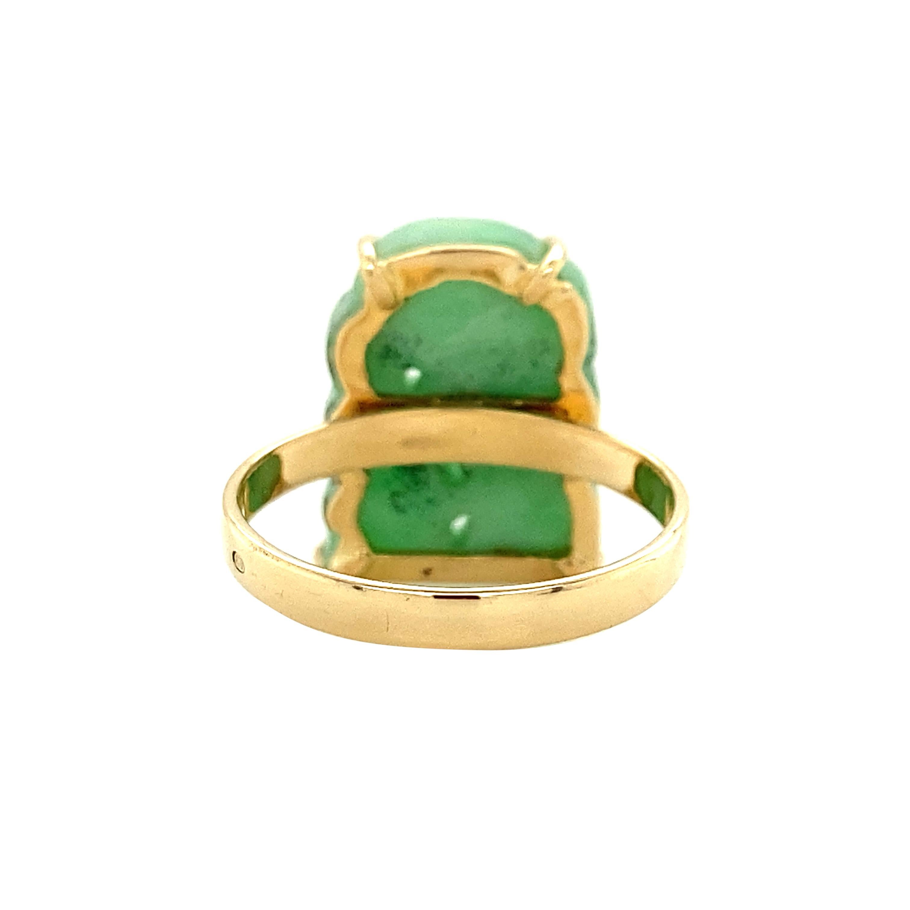 Anello di giada floreale intagliato d'epoca a 14 carati In condizioni buone in vendita a AMSTERDAM, NL