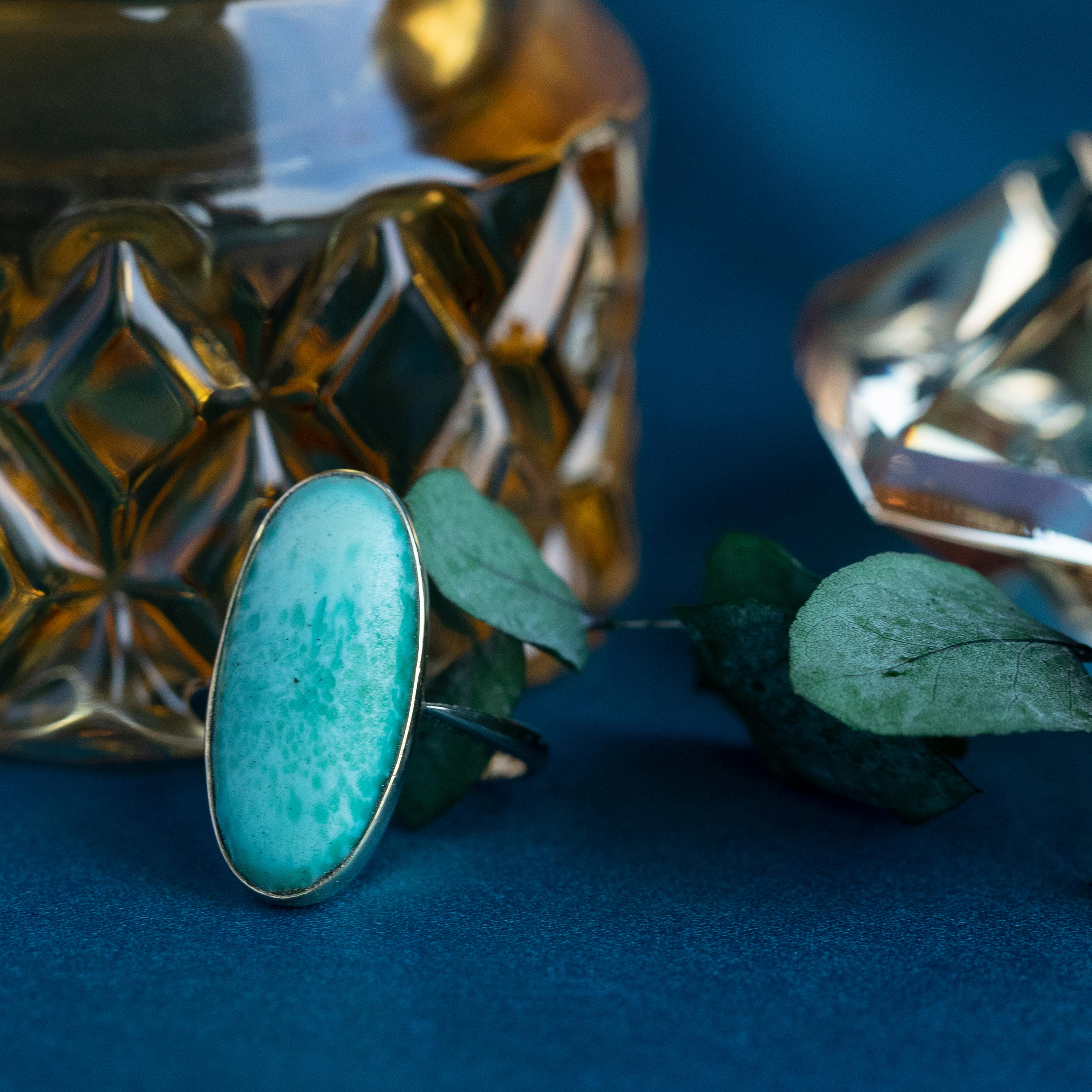 Bague ancienne en or jaune 14K avec cabochon d'amazonite de l'époque des Arts & Crafts Unisexe en vente