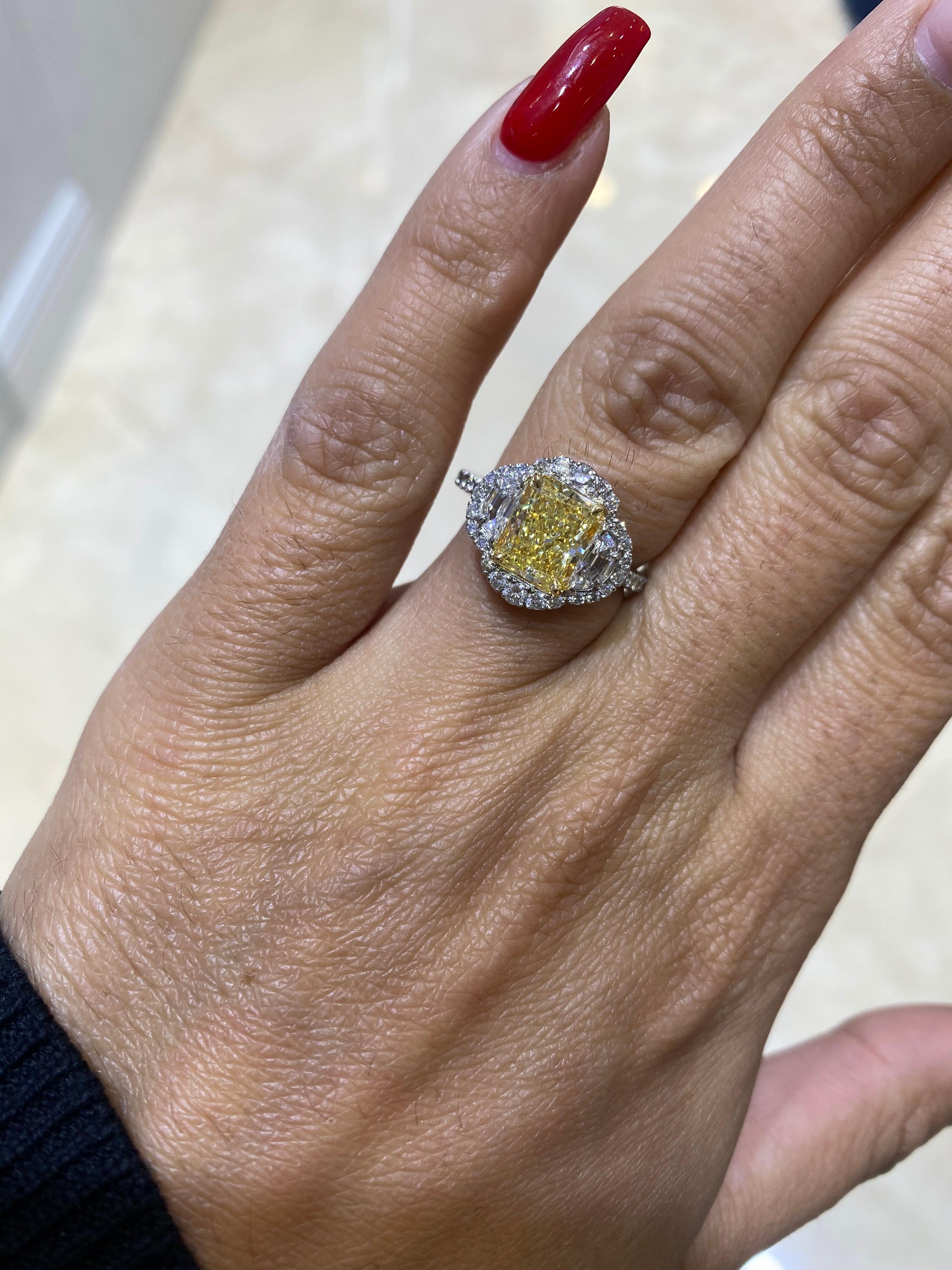 David Rosenberg 2.14 Carat Radiant Fancy Yellow VS GIA Diamond Engagement Ring 2