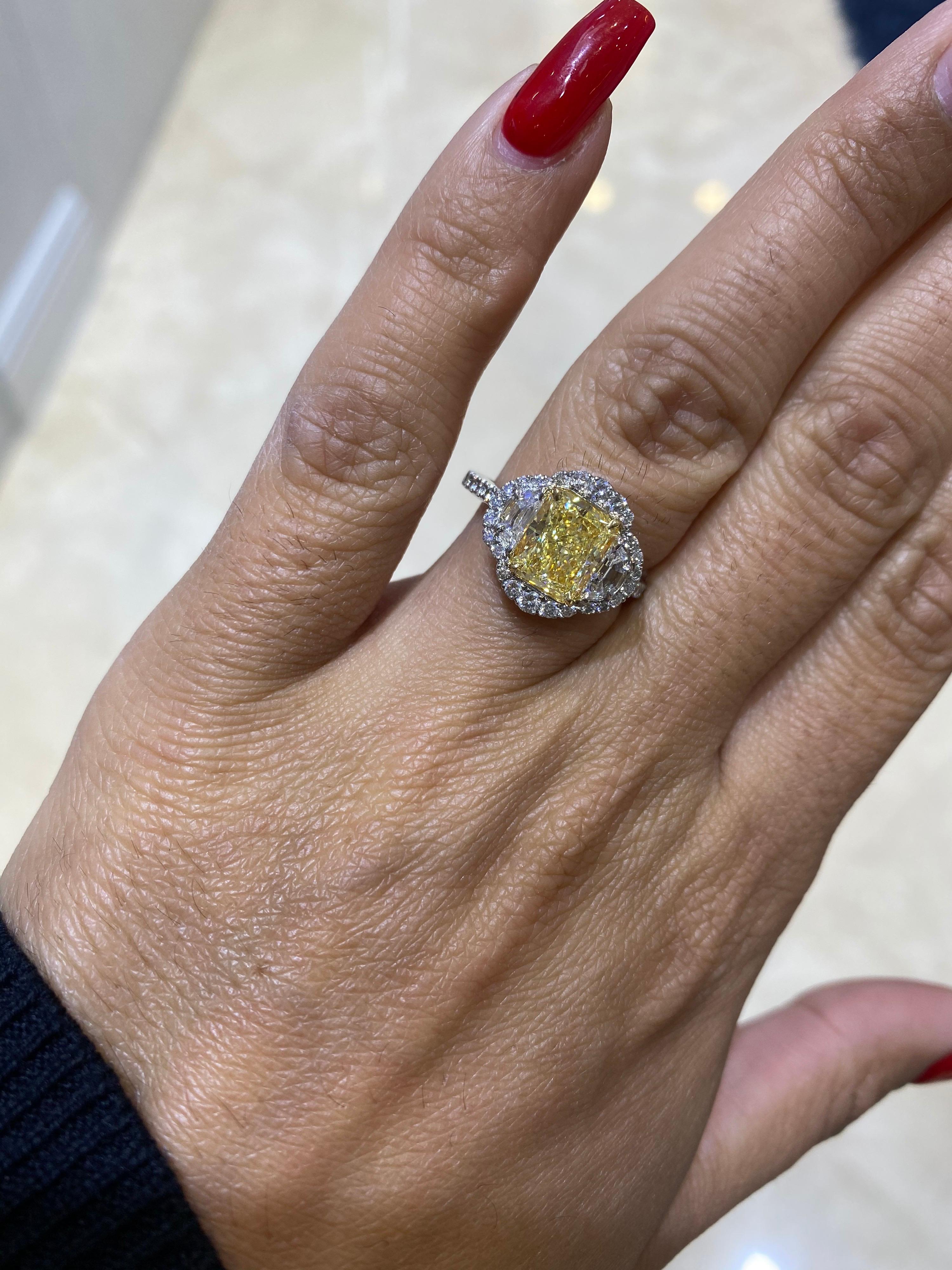 David Rosenberg 2.14 Carat Radiant Fancy Yellow VS GIA Diamond Engagement Ring 3