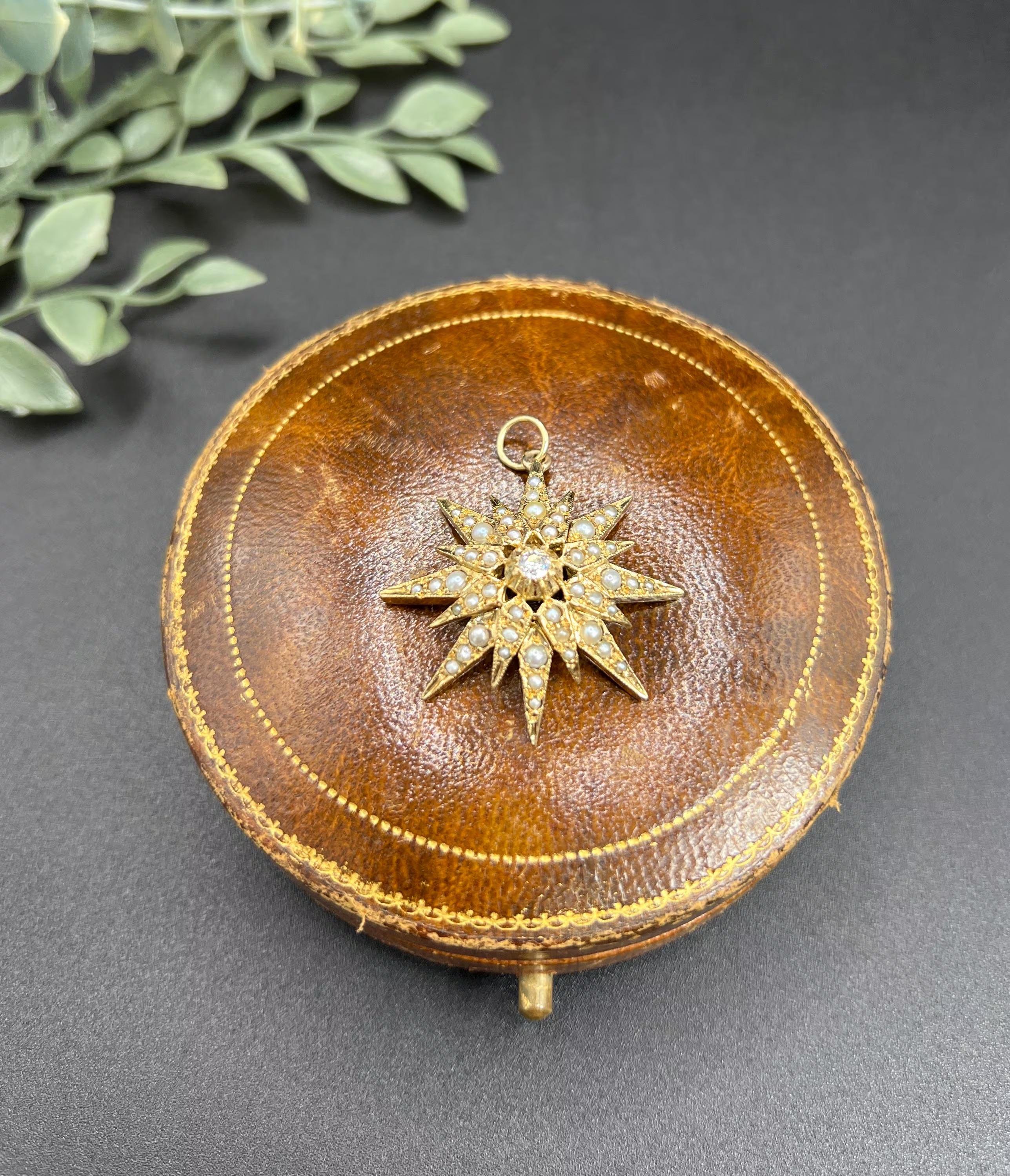 Pendentif étoile en or jaune 9ct avec diamants et perles de rocaille, poinçonné Londres 1974 en vente 3