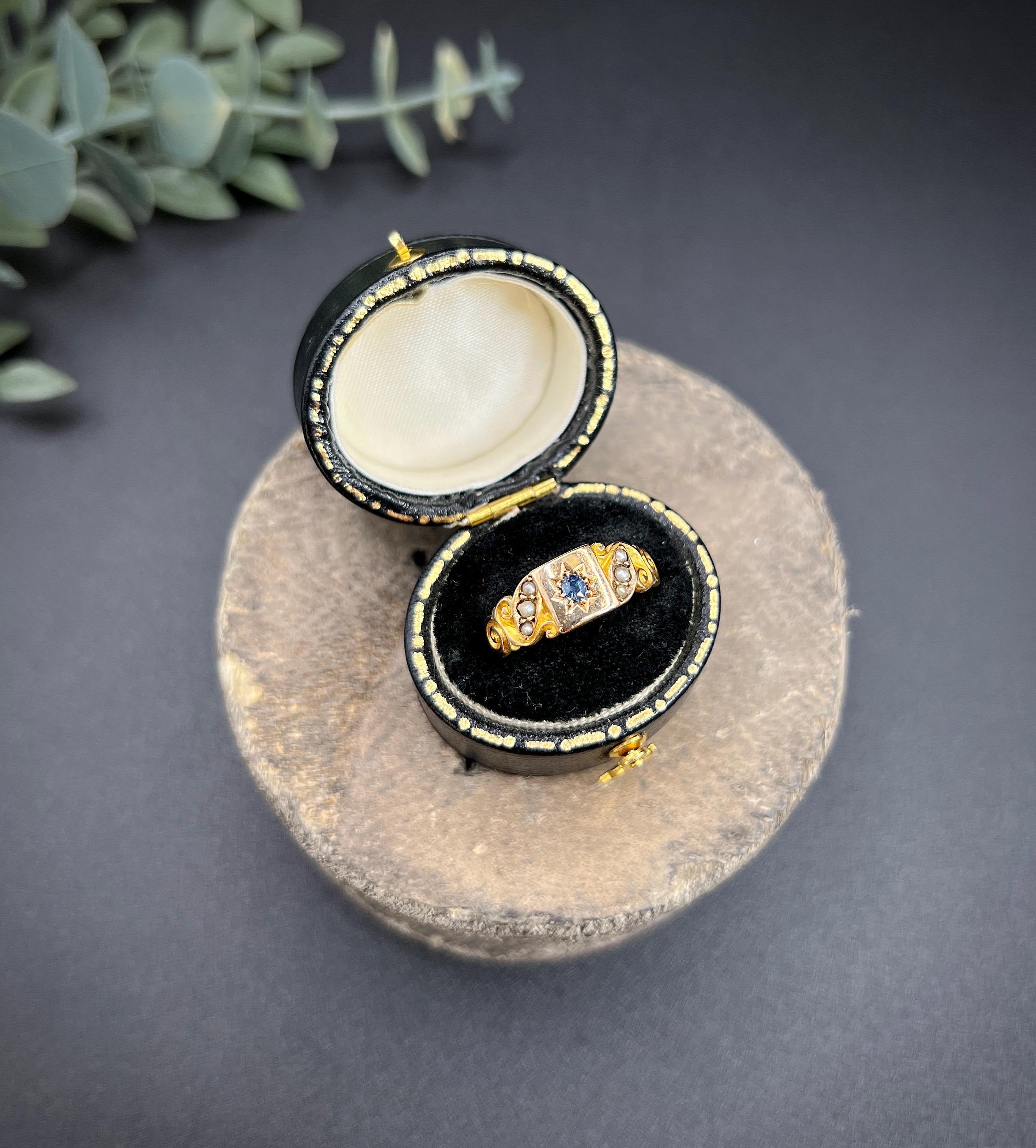 Édouardien Bague édouardienne en or jaune 15ct, saphir et perle, poinçonnée Birmingham 1900 en vente