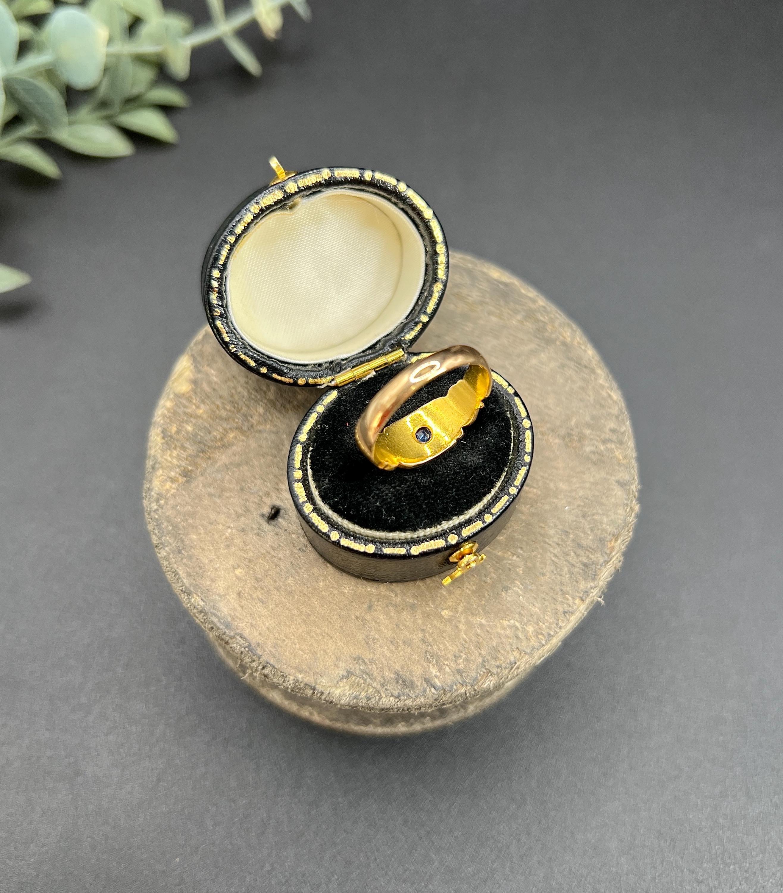 Bague édouardienne en or jaune 15ct, saphir et perle, poinçonnée Birmingham 1900 en vente 2