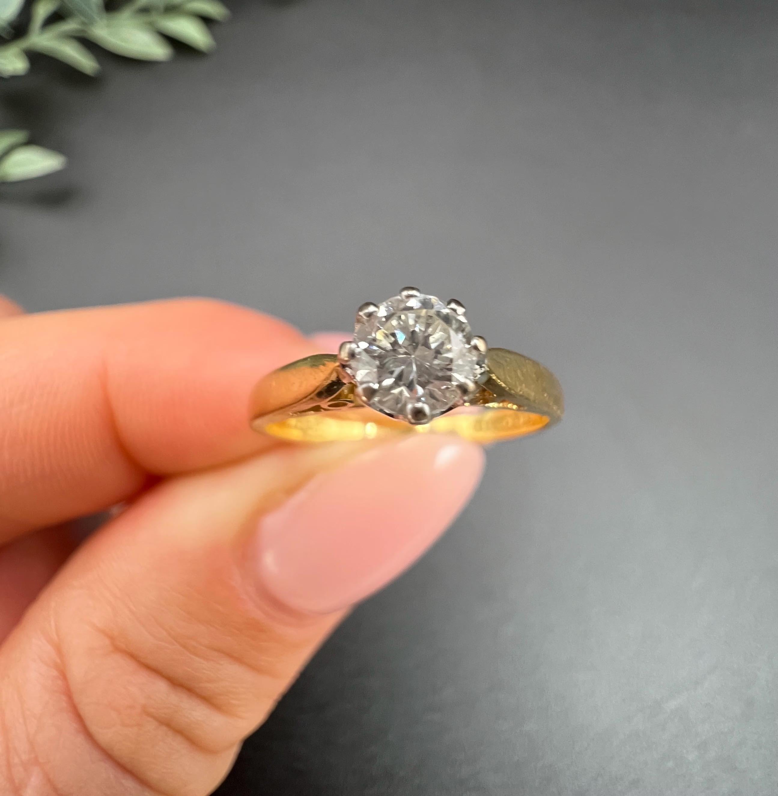 Bague en or jaune 18 carats, 0,30 carat Diamond Single Stone, poinçonnée Londres 1986 en vente 2
