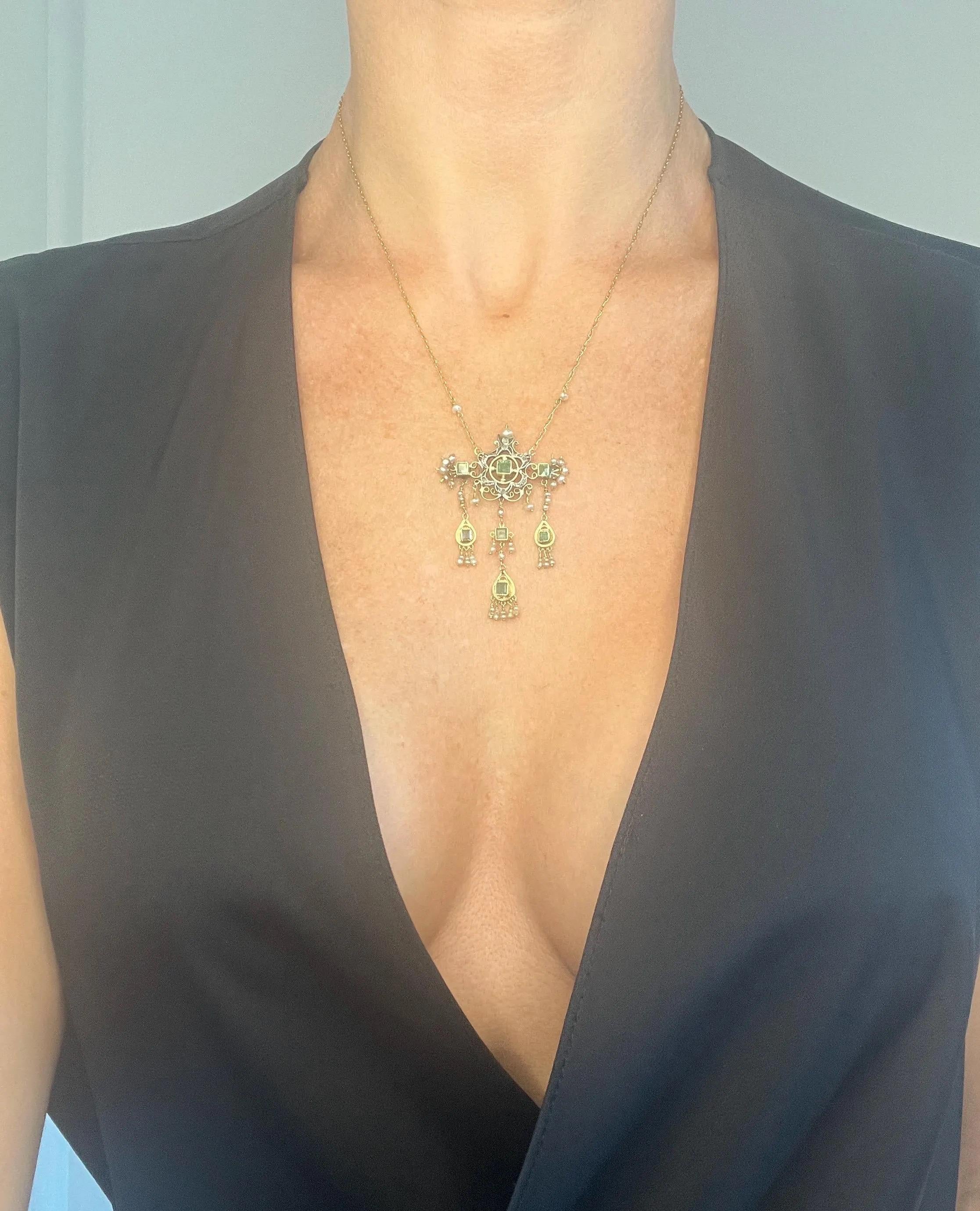 Collana vittoriana francese in oro giallo 15 ct con smeraldo, diamante e perle di mare in vendita 2