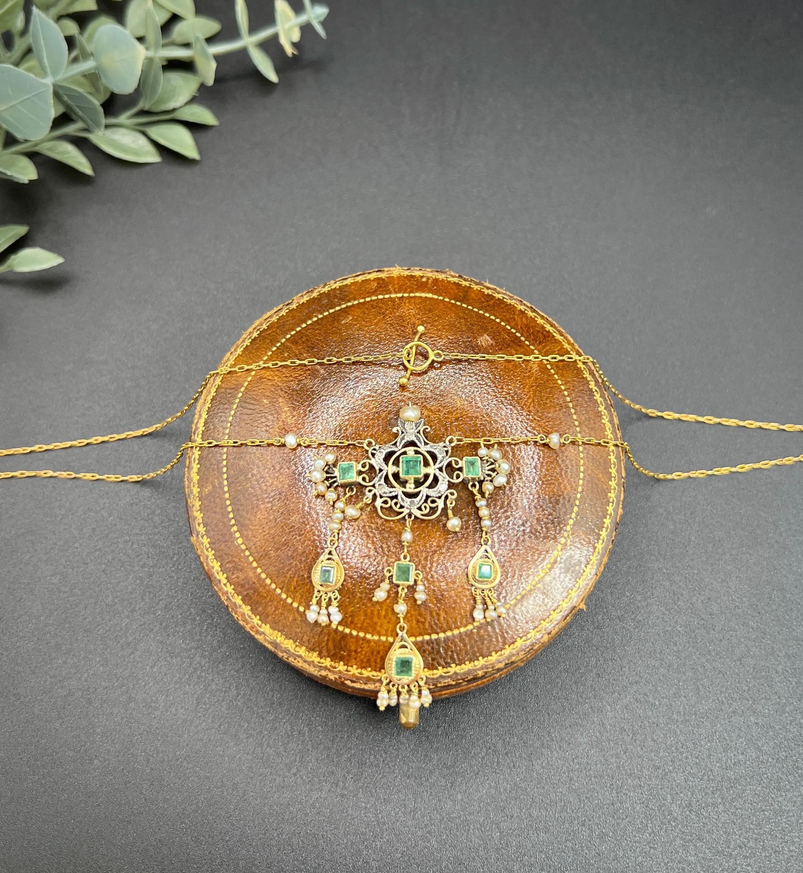 Collana vittoriana francese in oro giallo 15 ct con smeraldo, diamante e perle di mare in vendita 3
