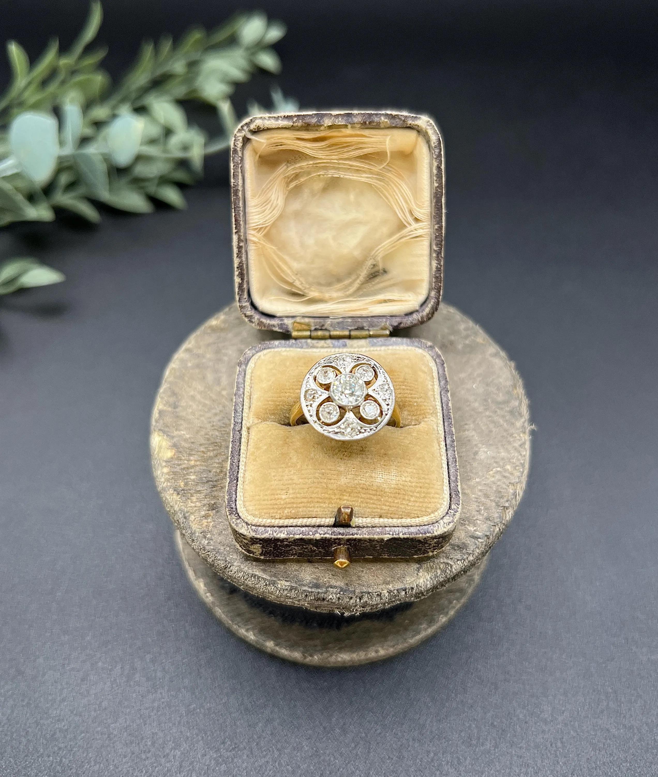 Antiker 18ct Gold & Platin, Edwardianischer runder Diamant Cluster Ring im Angebot 4