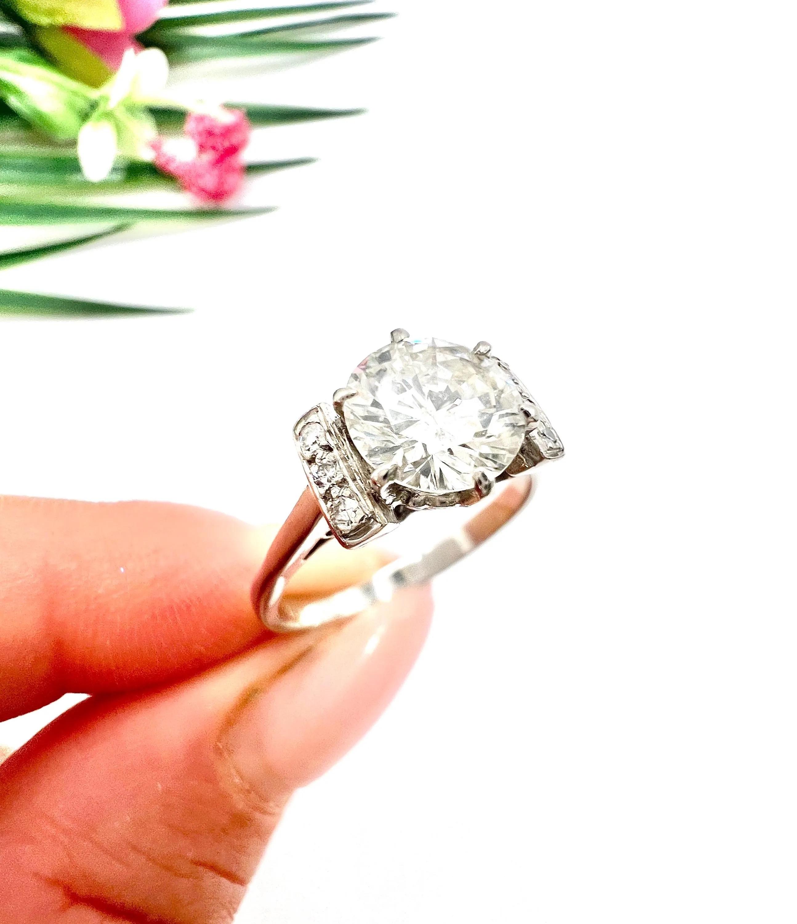 Antiker 18-Karat-Weißgold, 1920er Jahre 1,20 Karat Diamant Single Stone Verlobungsring im Angebot 3