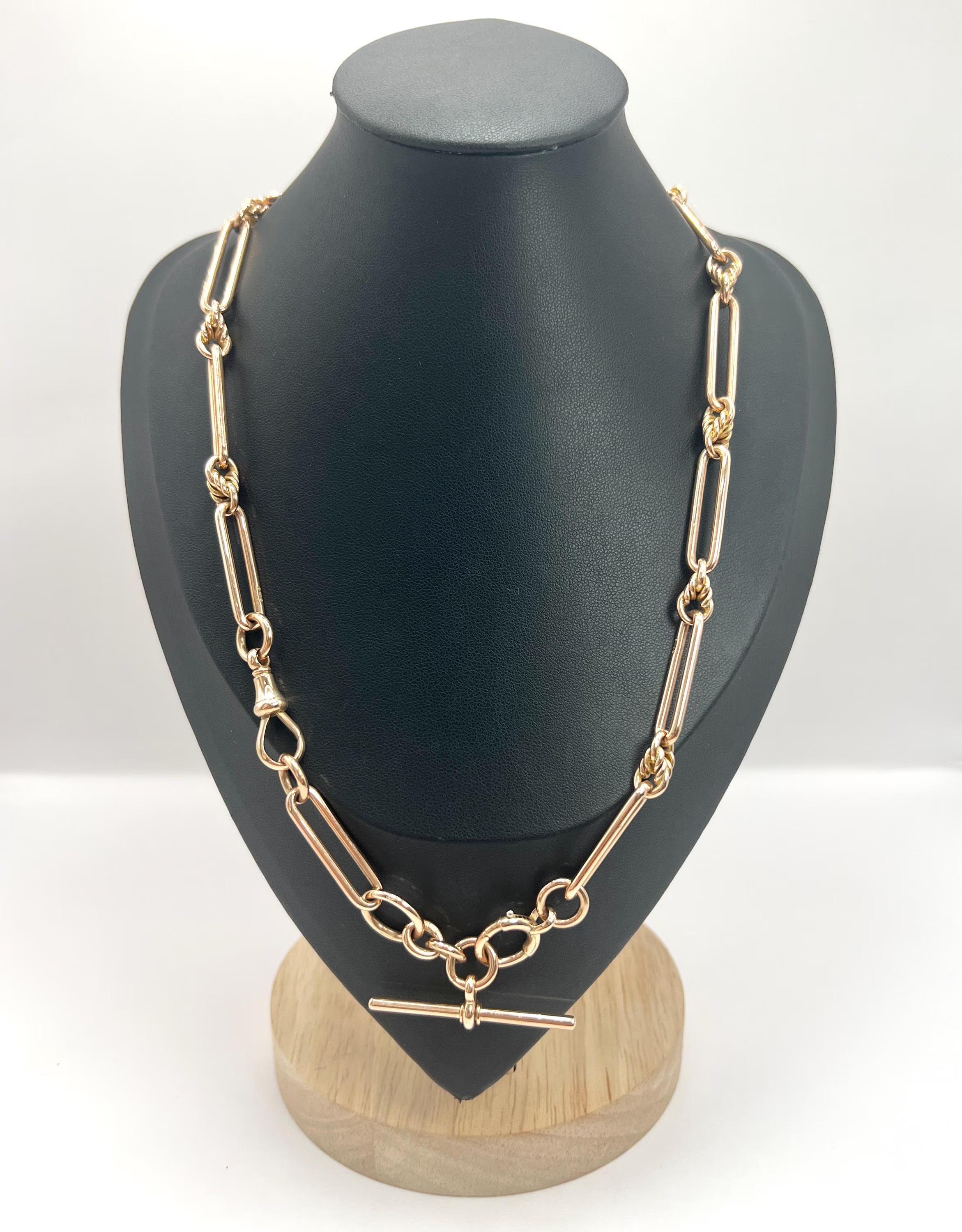 Antique Albert Chain

9CT ROSE GOLD ADJUSTABLE LENGTH ALBERT WATCH CHAIN

Hallmarked Chester 1910

Discover the elegance of this stunning 9ct rose gold Edwardian era Albert chain necklace, a perfect blend of classic craftsmanship and timeless style.