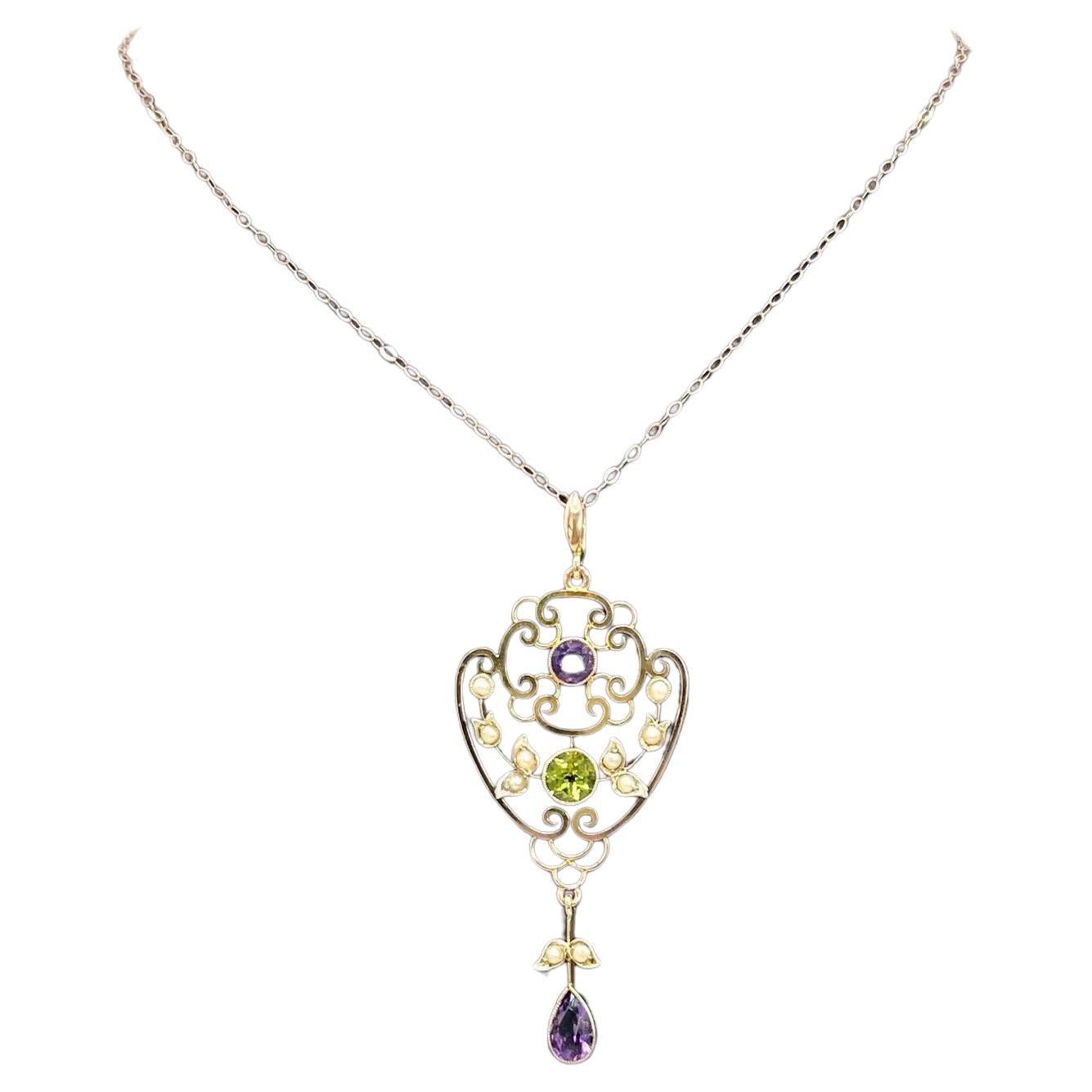 9ct Gold, Edwardian Amethyst, Peridot & Seed Pearl Suffragette Anhänger Halskette im Angebot