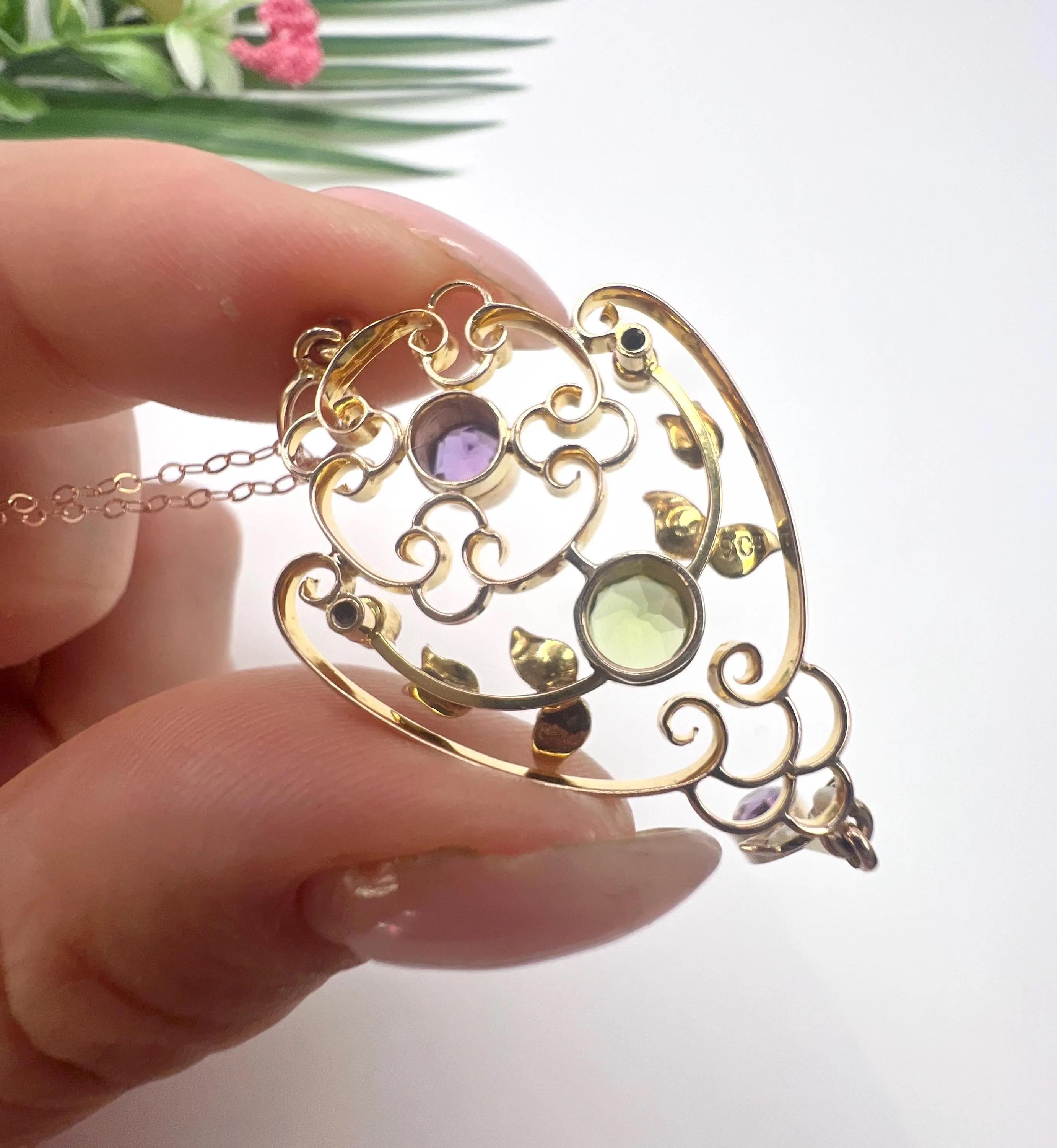 9ct Gold, Edwardian Amethyst, Peridot & Seed Pearl Suffragette Anhänger Halskette im Angebot 1